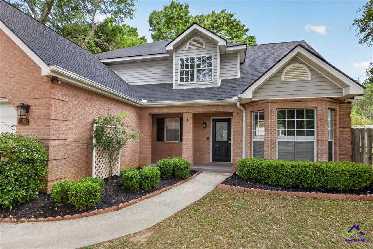 102 Applegate Court