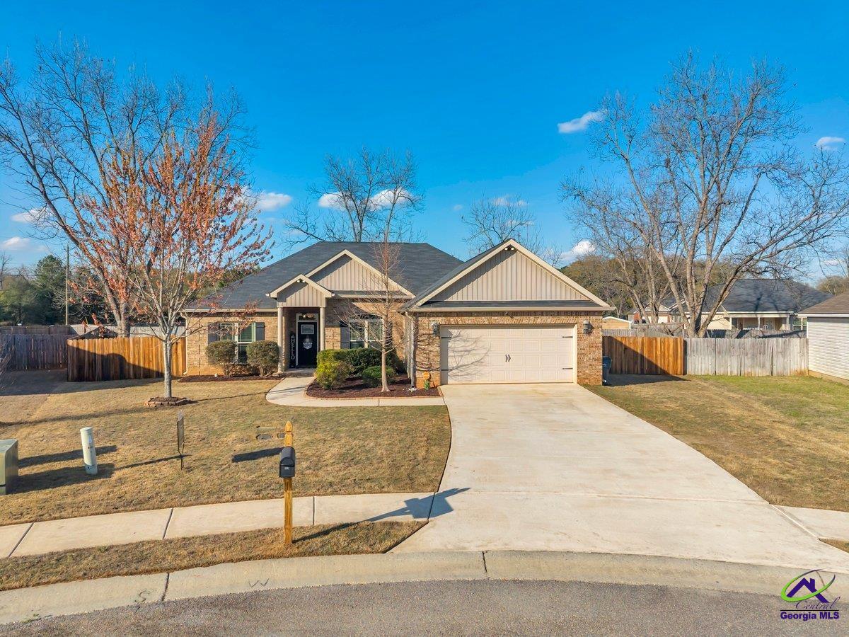 102 McEwen Drive