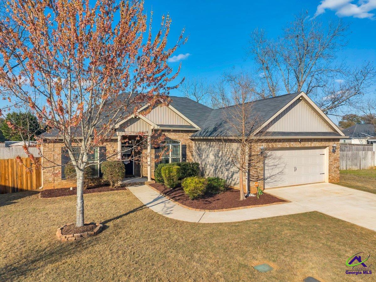 102 McEwen Drive