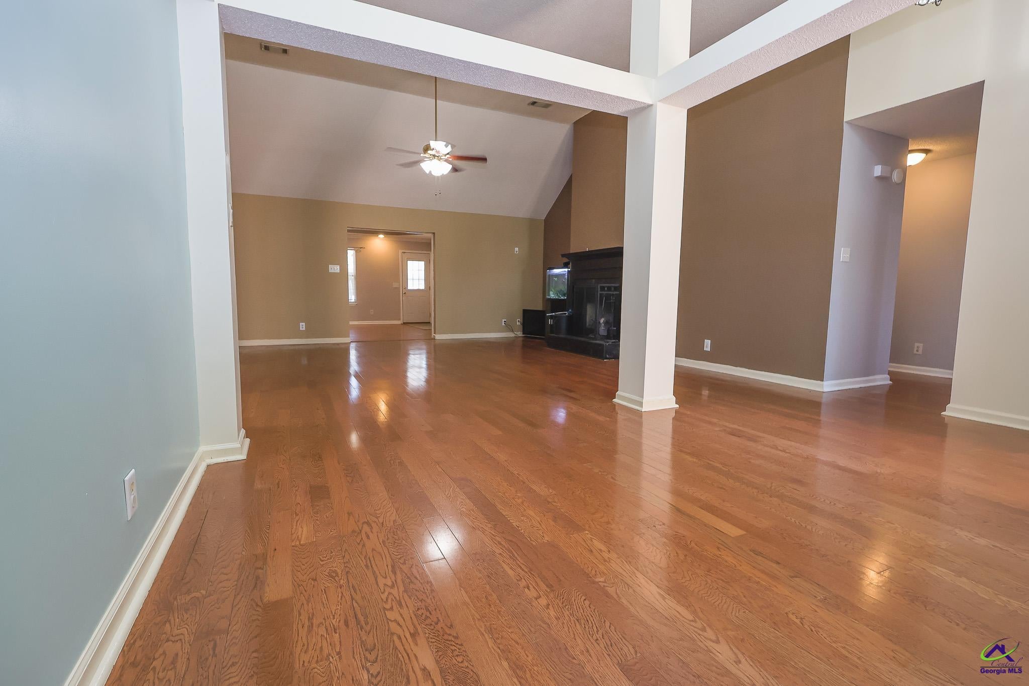 203 Settlers Trail