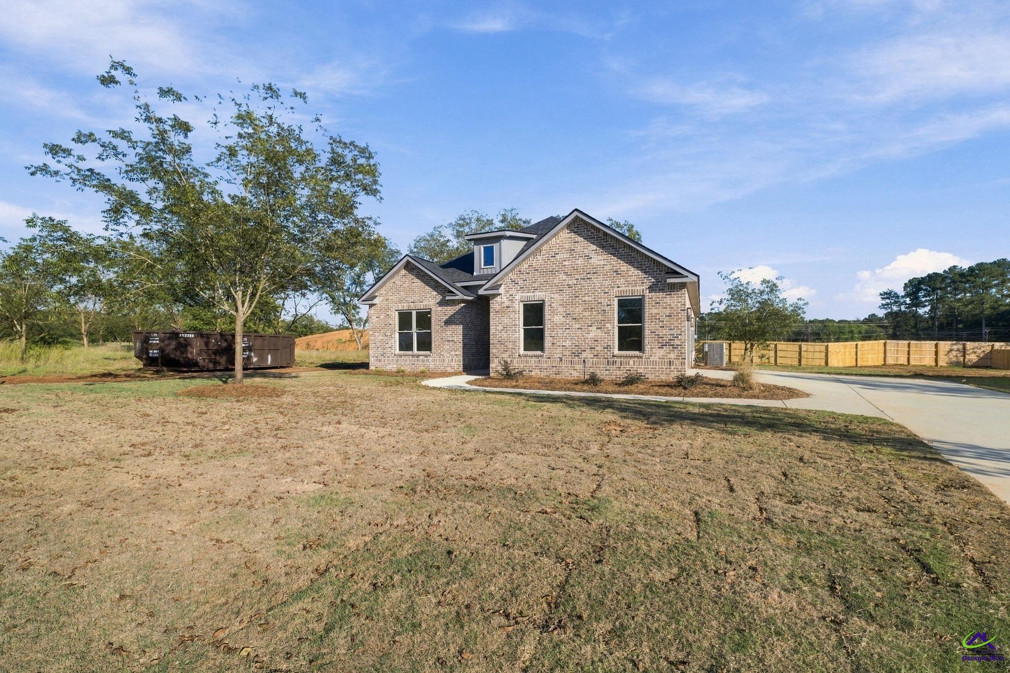 10 Pleasant Oaks Drive
