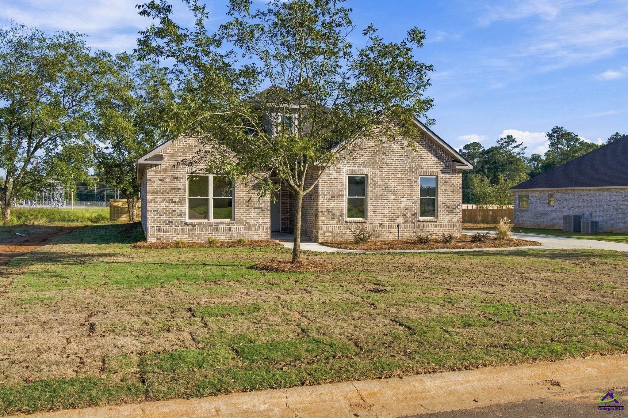10 Pleasant Oaks Drive