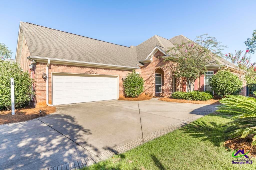 105 MacIntosh Lane