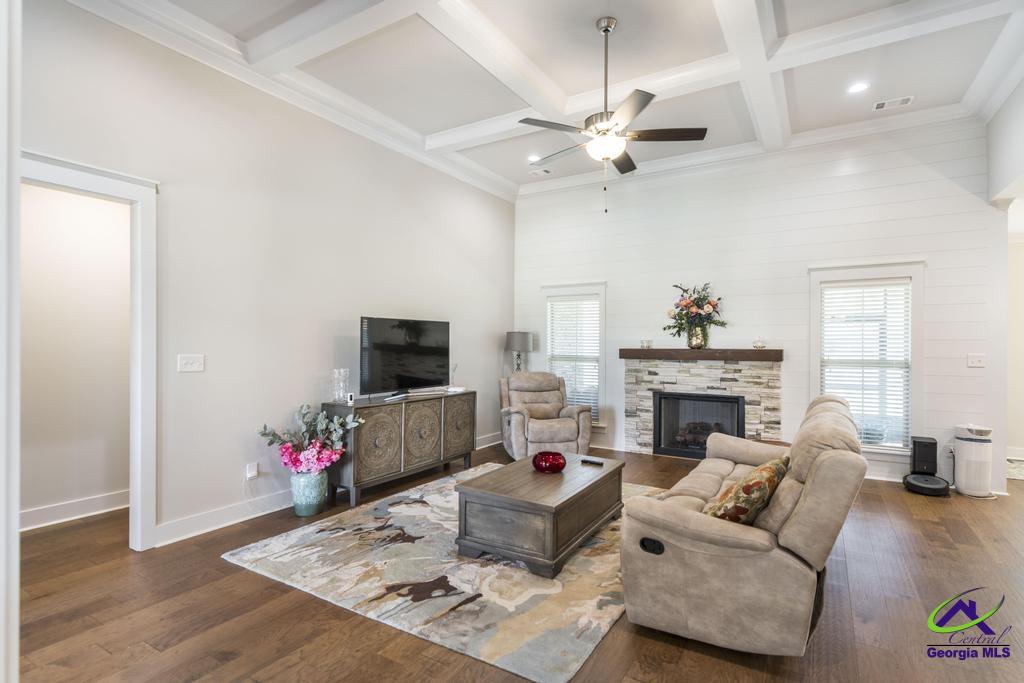 104 Gracetree Way