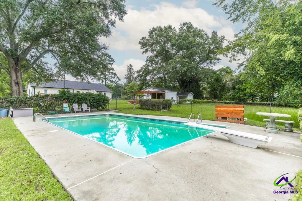 7498 Columbus Road