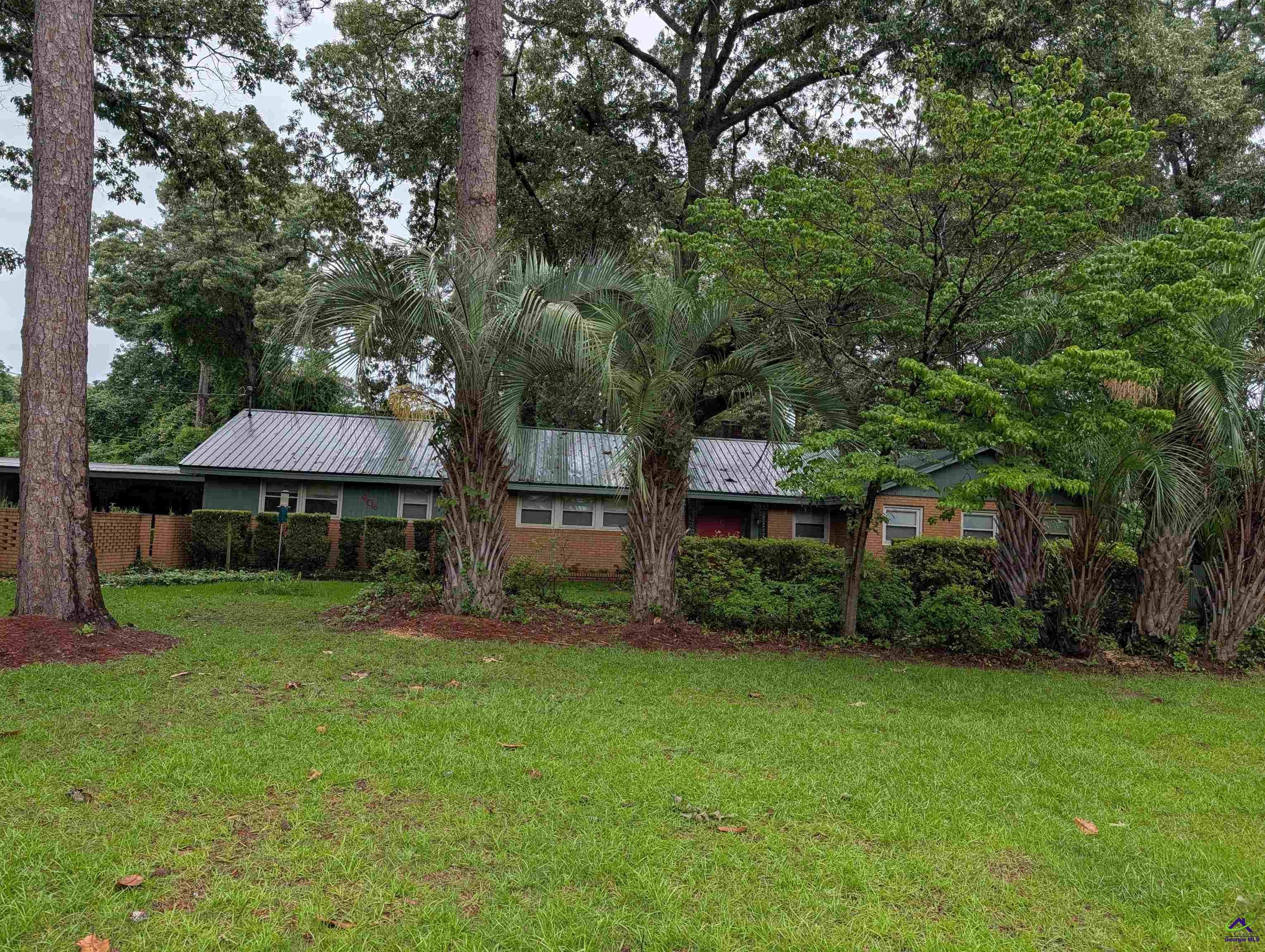 404 Oakview Square