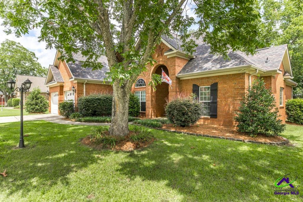 104 Pembroke Pointe