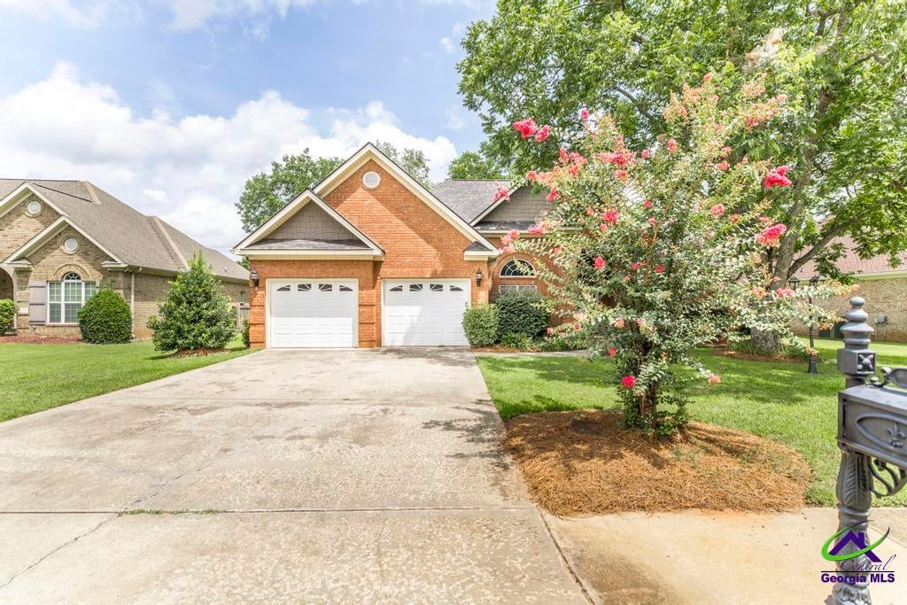 104 Pembroke Pointe