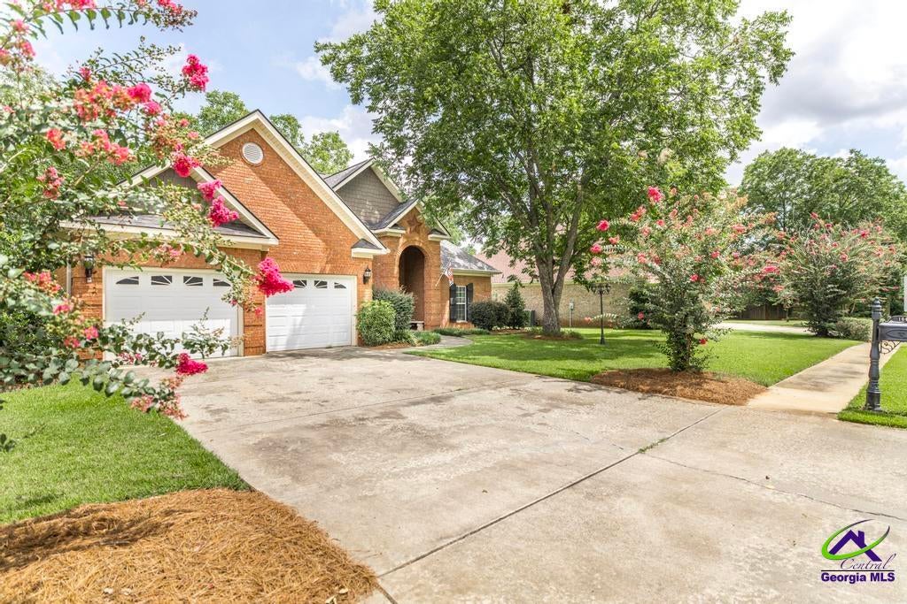 104 Pembroke Pointe