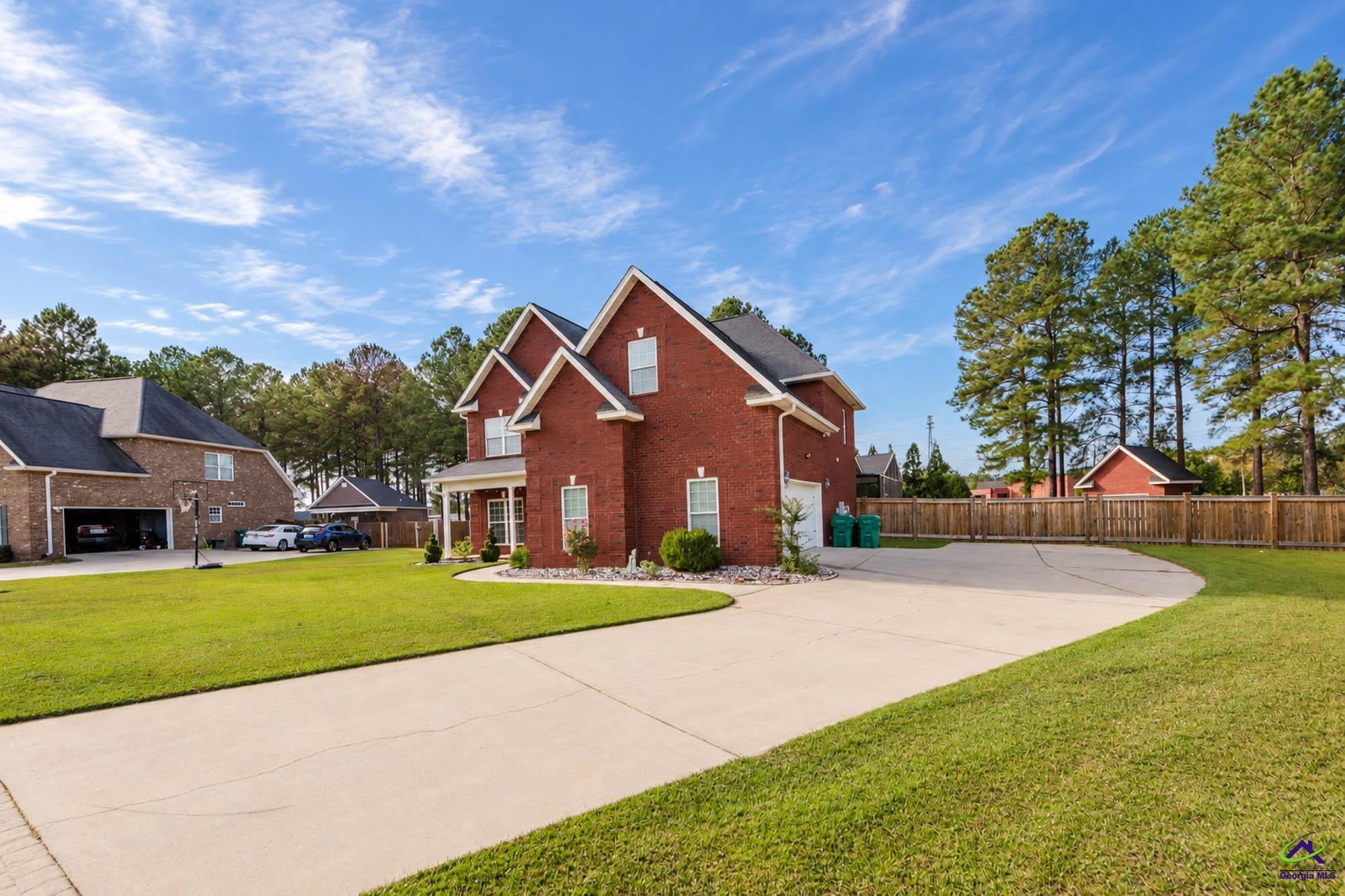 606 Foxborough Lane