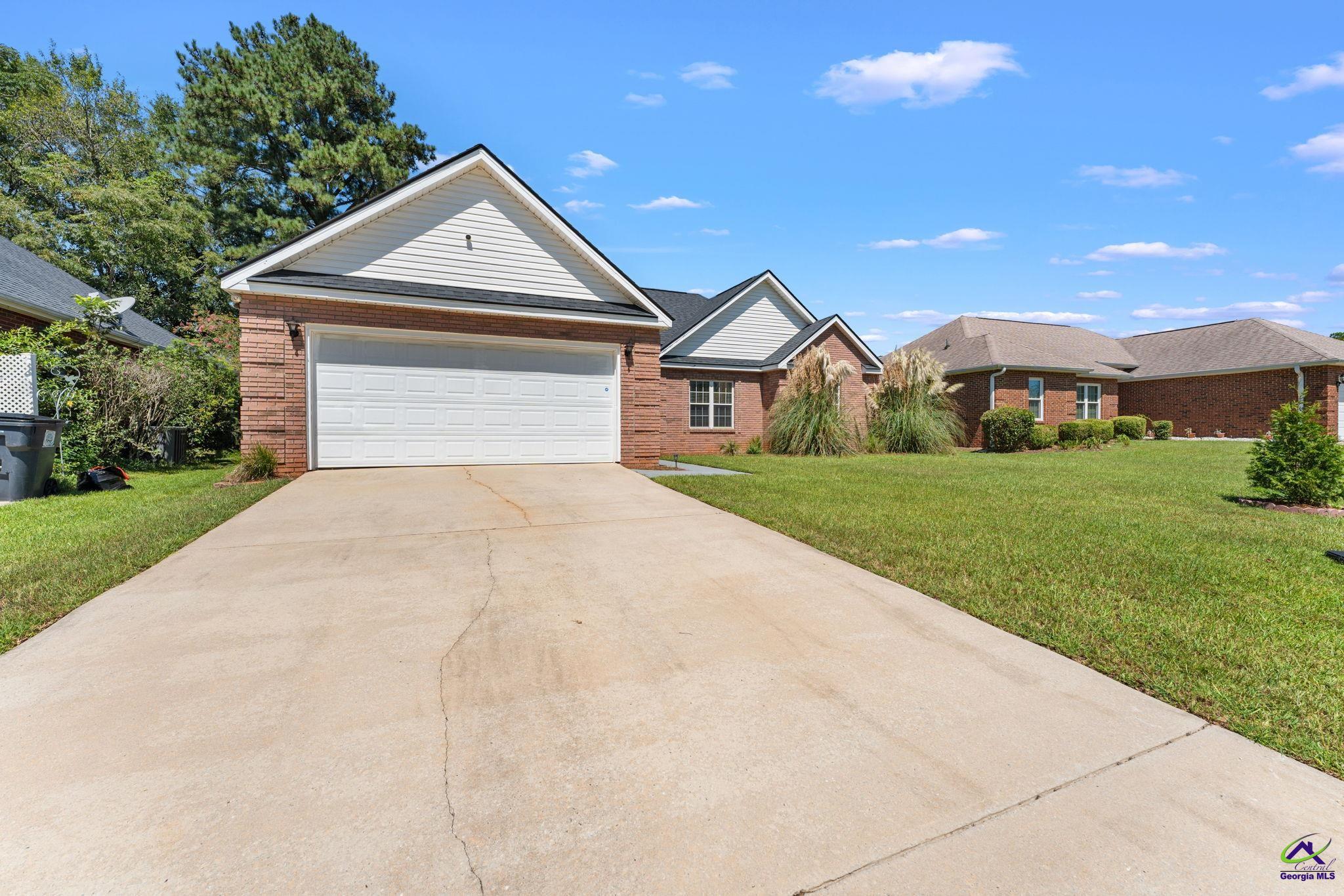 323 Links View Drive
