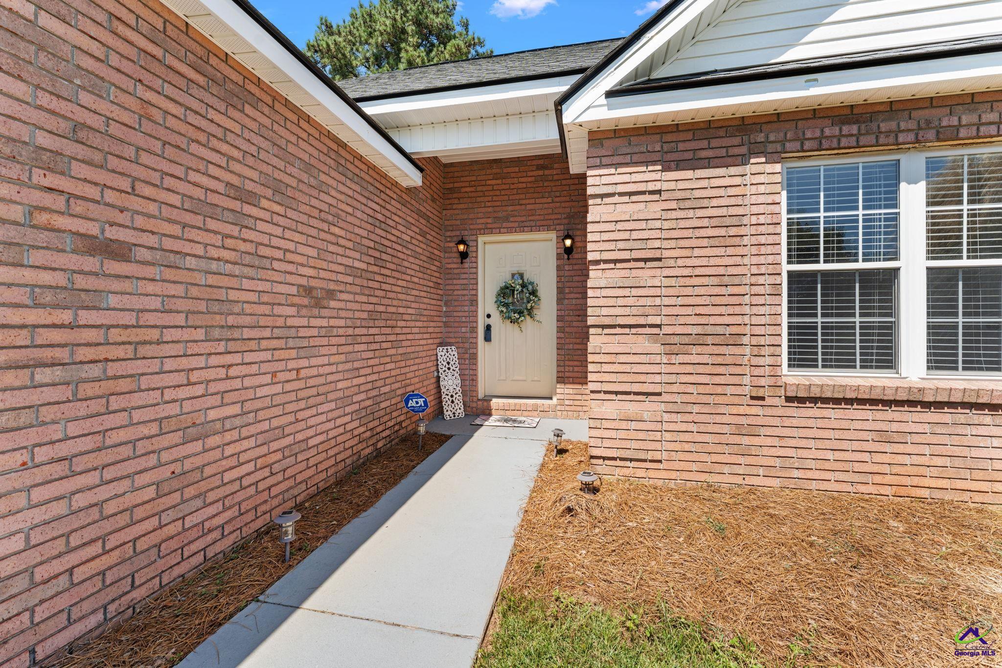 323 Links View Drive