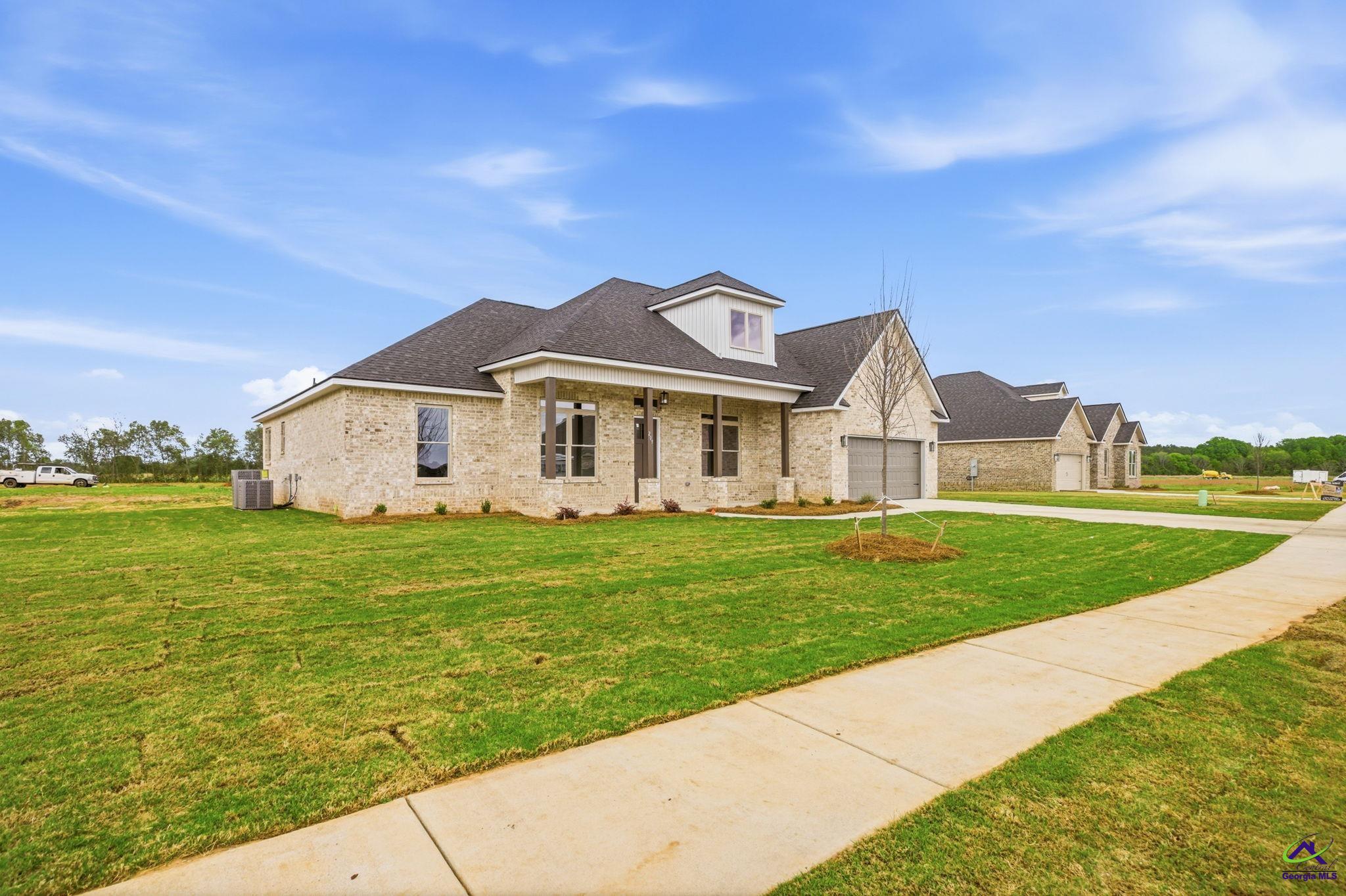 209 Farmland Circle
