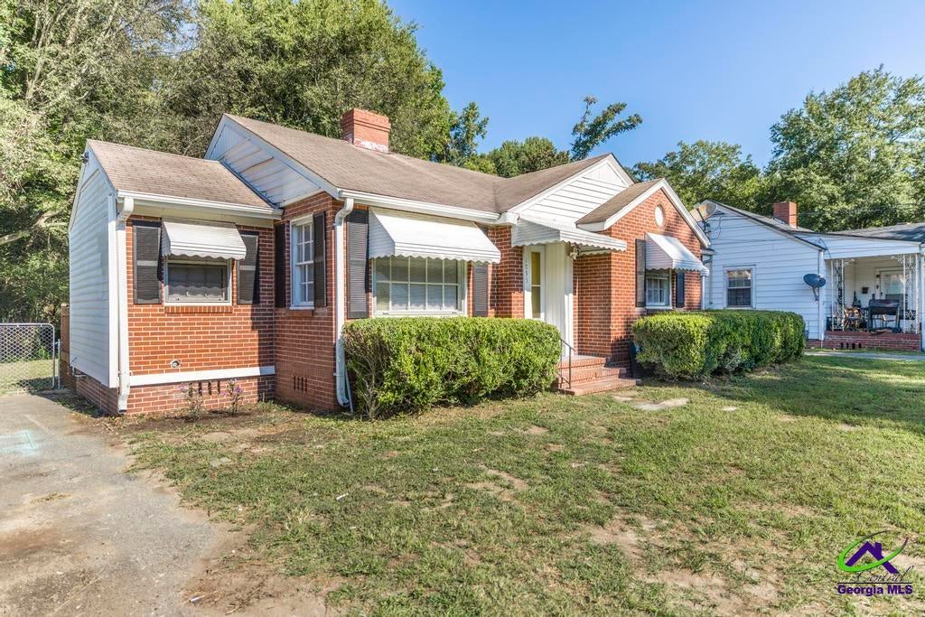 1095 Mimosa Drive
