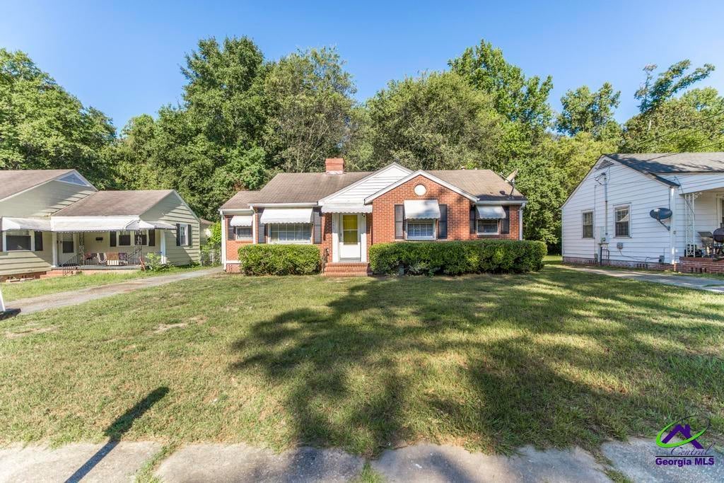 1095 Mimosa Drive