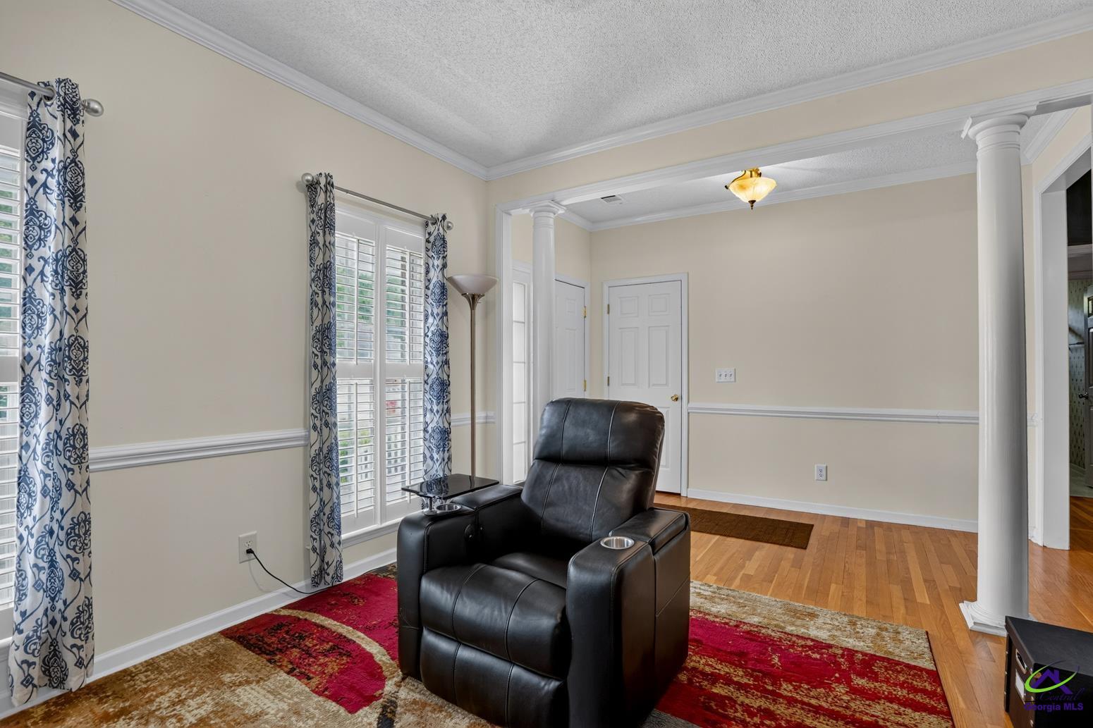 527 Sugarloaf Drive