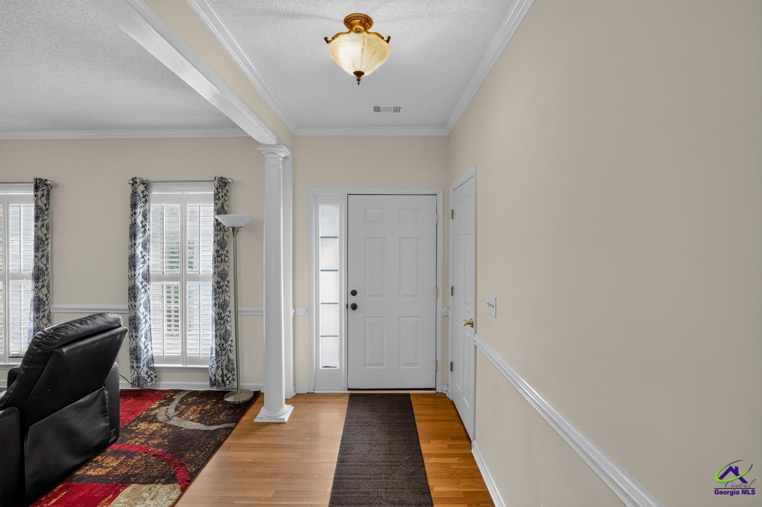527 Sugarloaf Drive