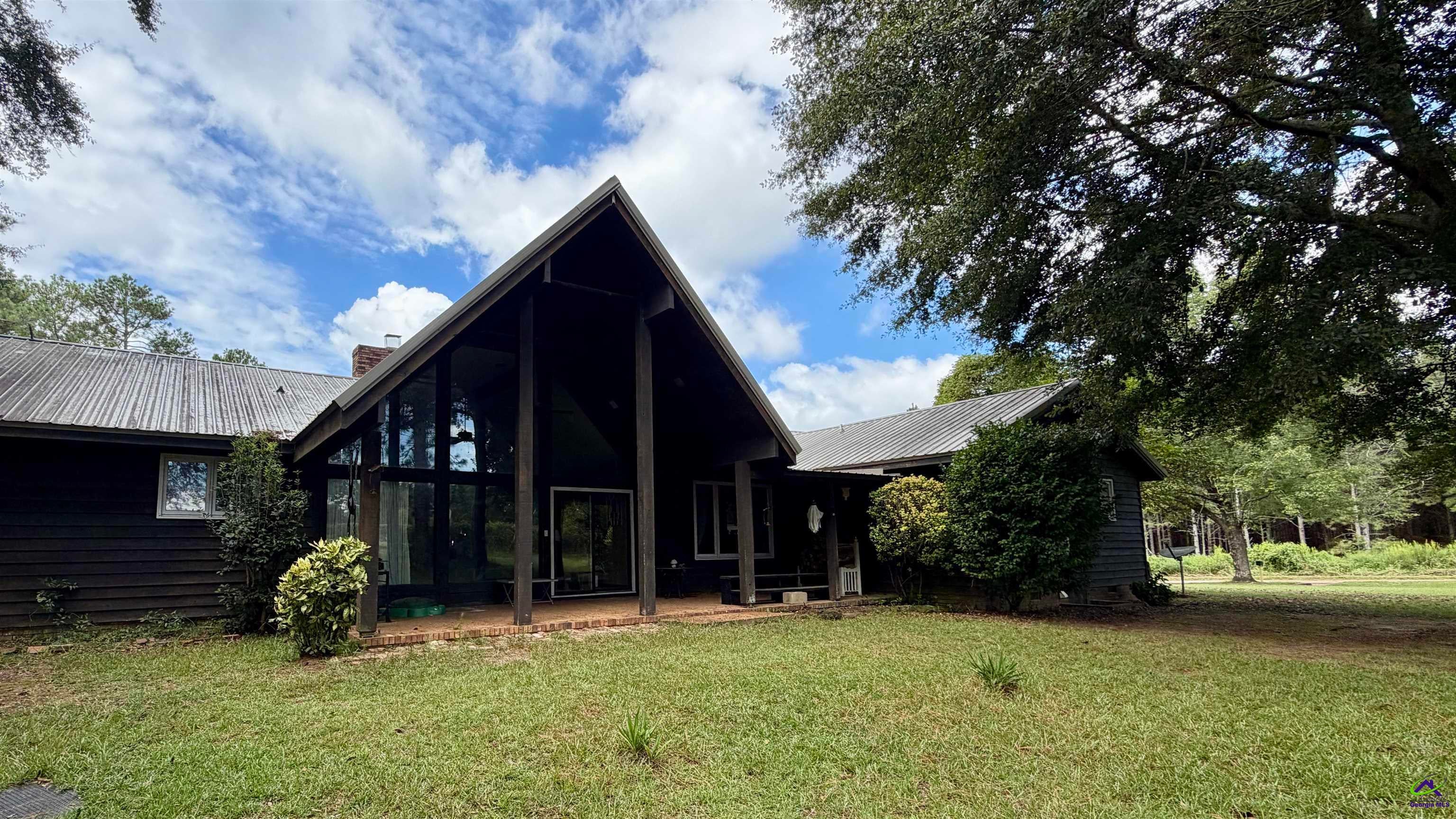 910 Pineridge Drive