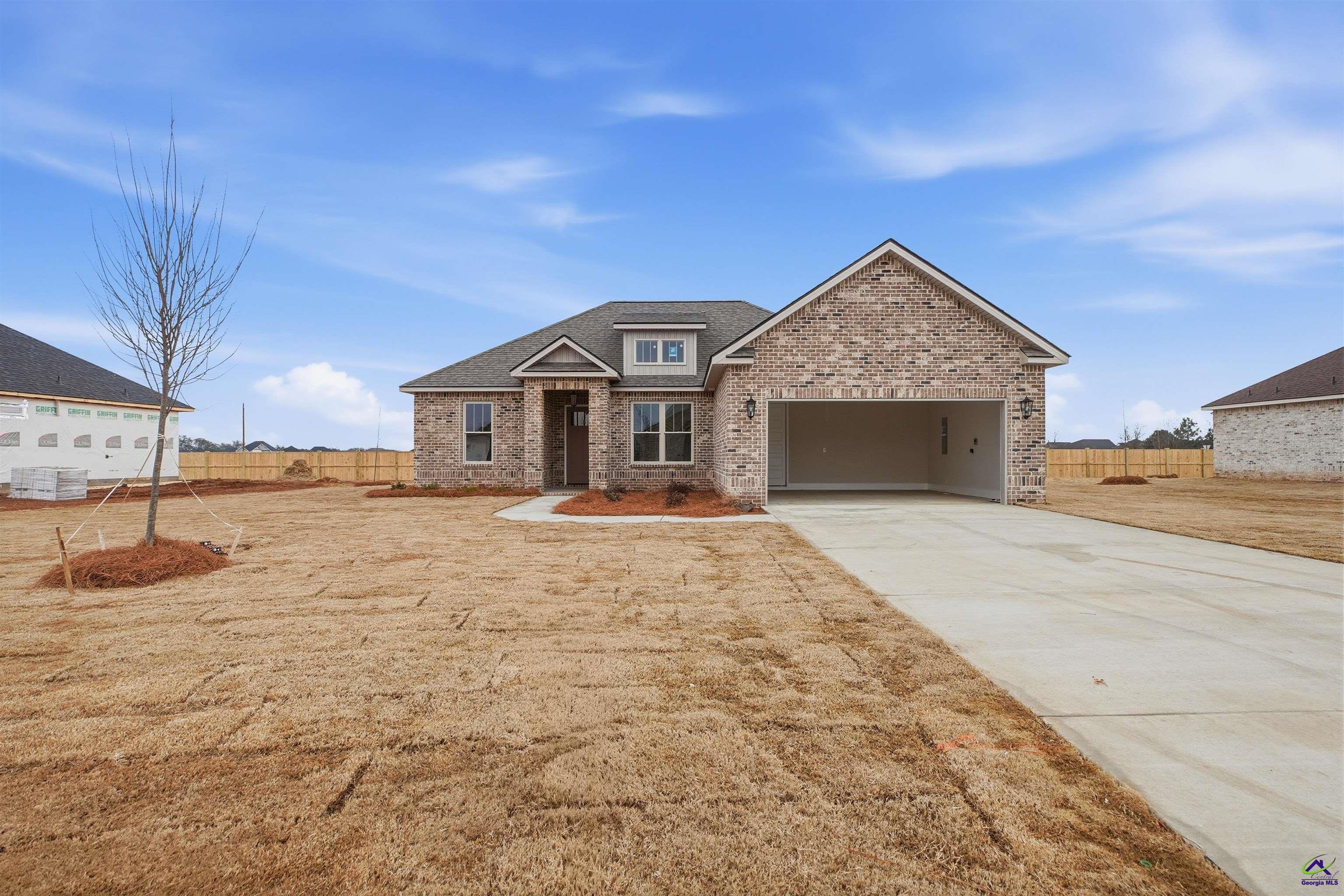 204 Farmland Circle