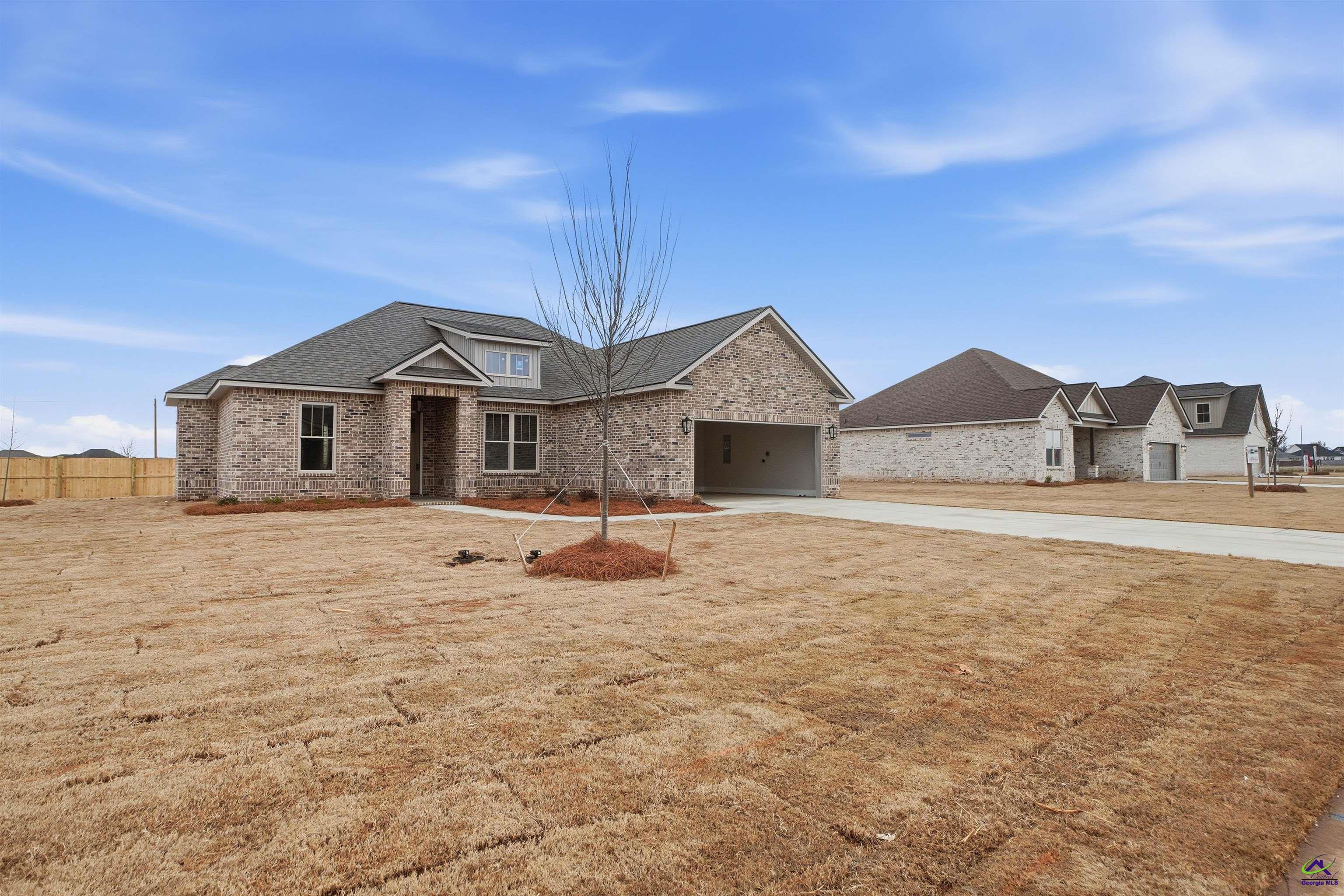 204 Farmland Circle