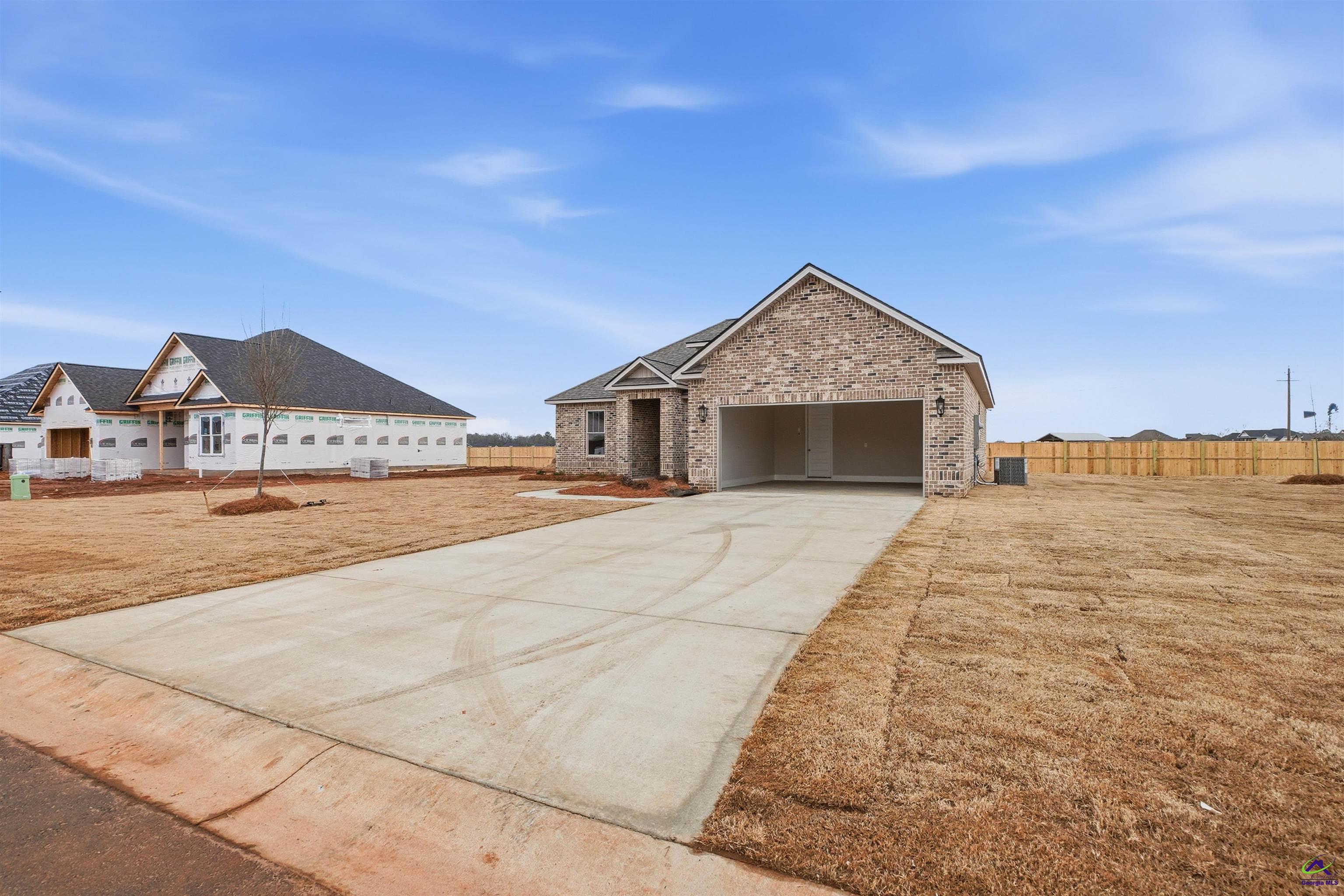 204 Farmland Circle