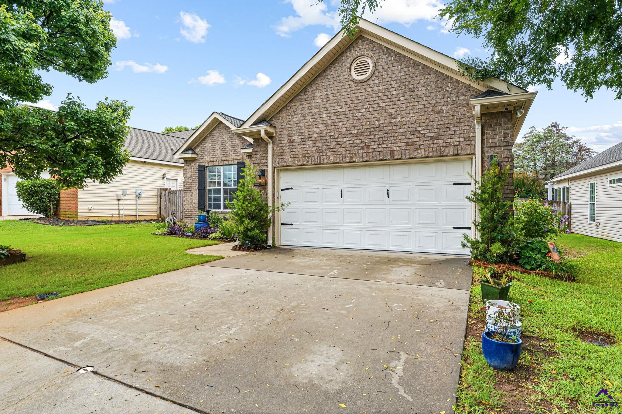 111 Montrose Lane