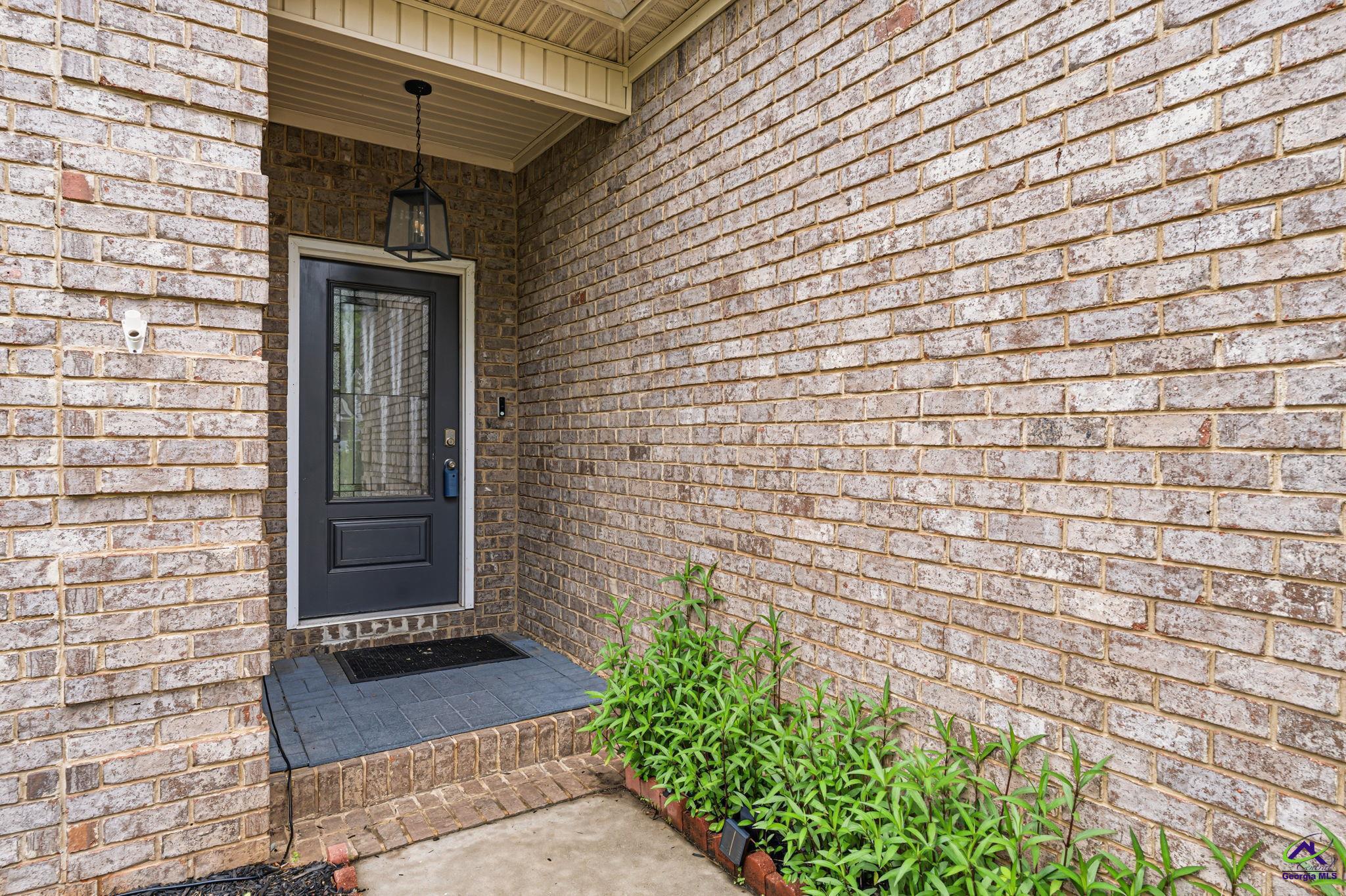 111 Montrose Lane