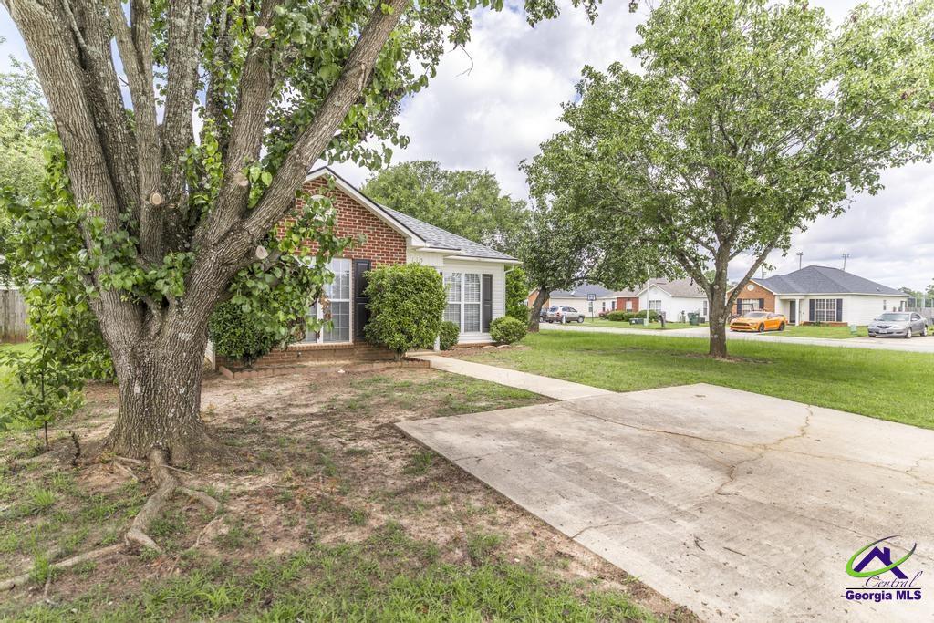 115 Lauren Way