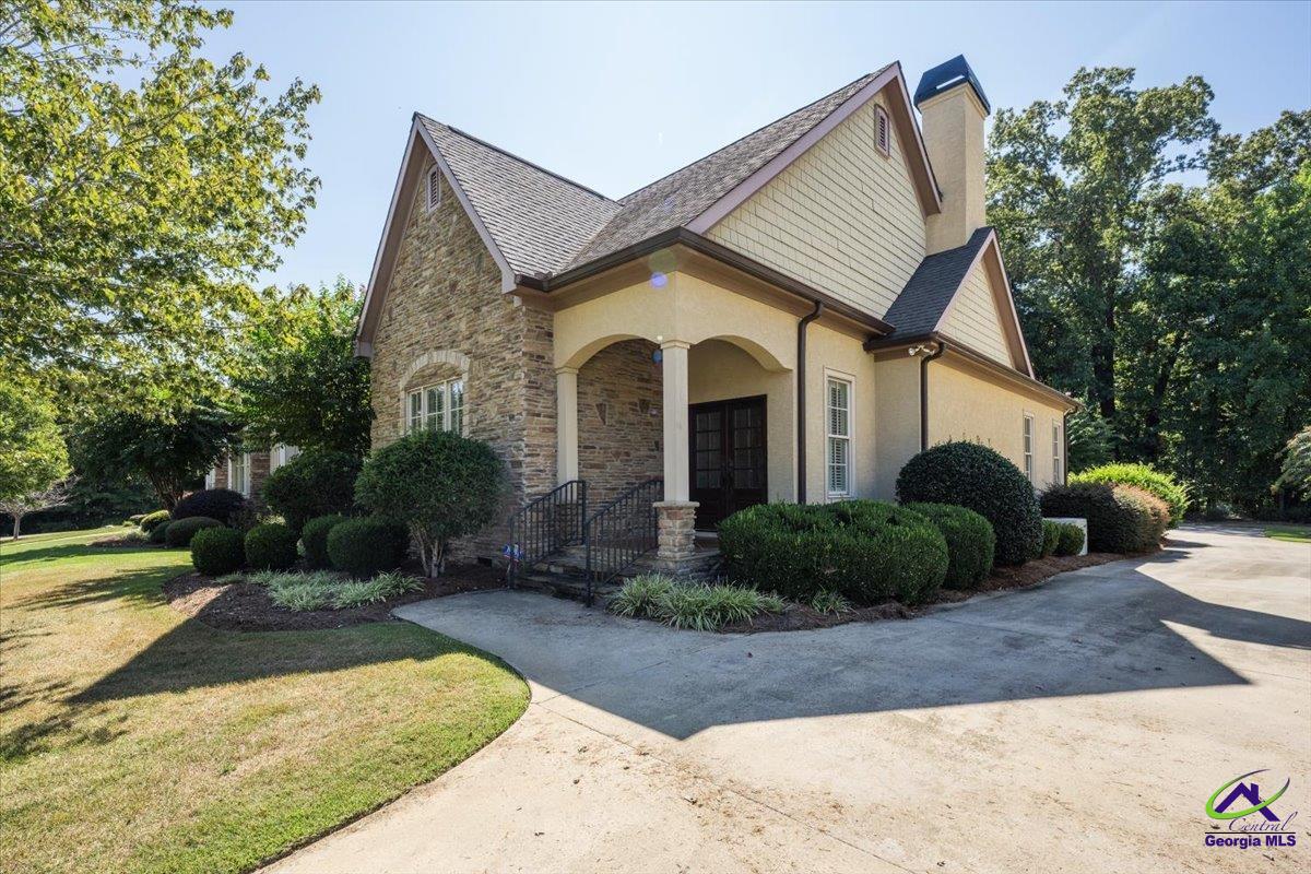 427 Leamington Lane