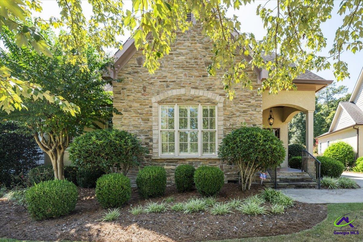 427 Leamington Lane