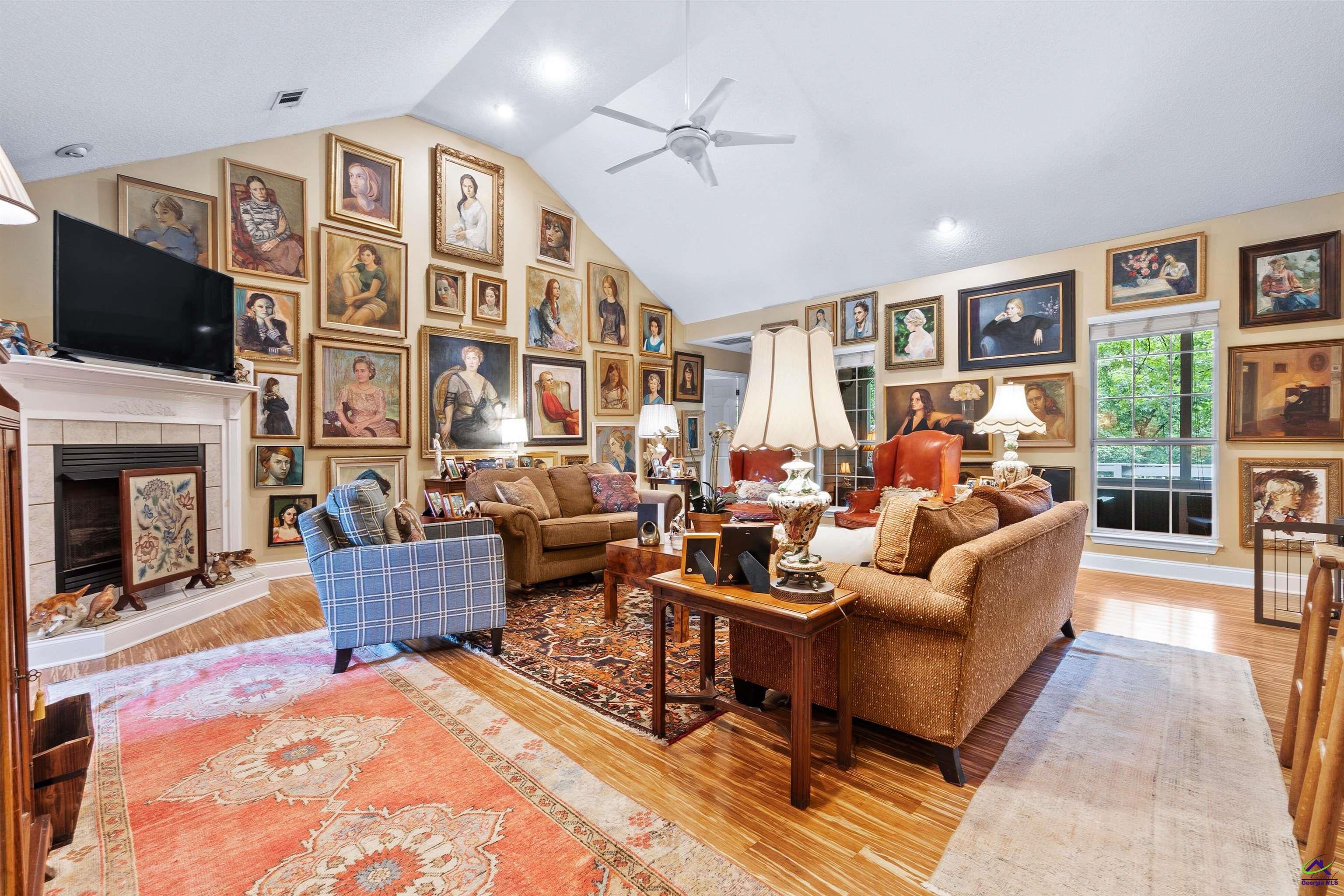 422 Hickory Glen