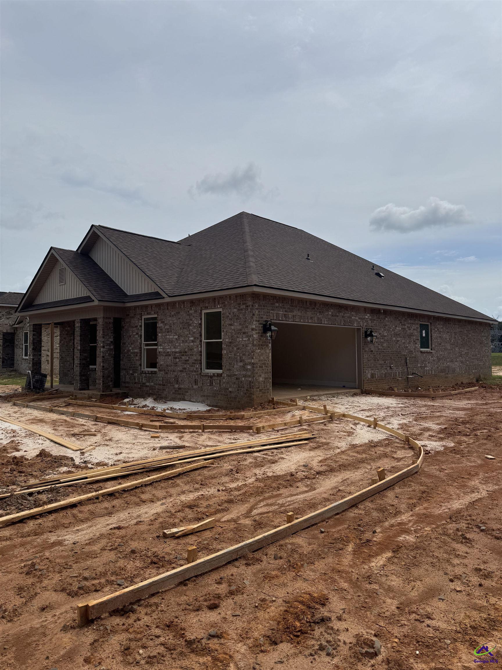 2 Pleasant Oaks Drive