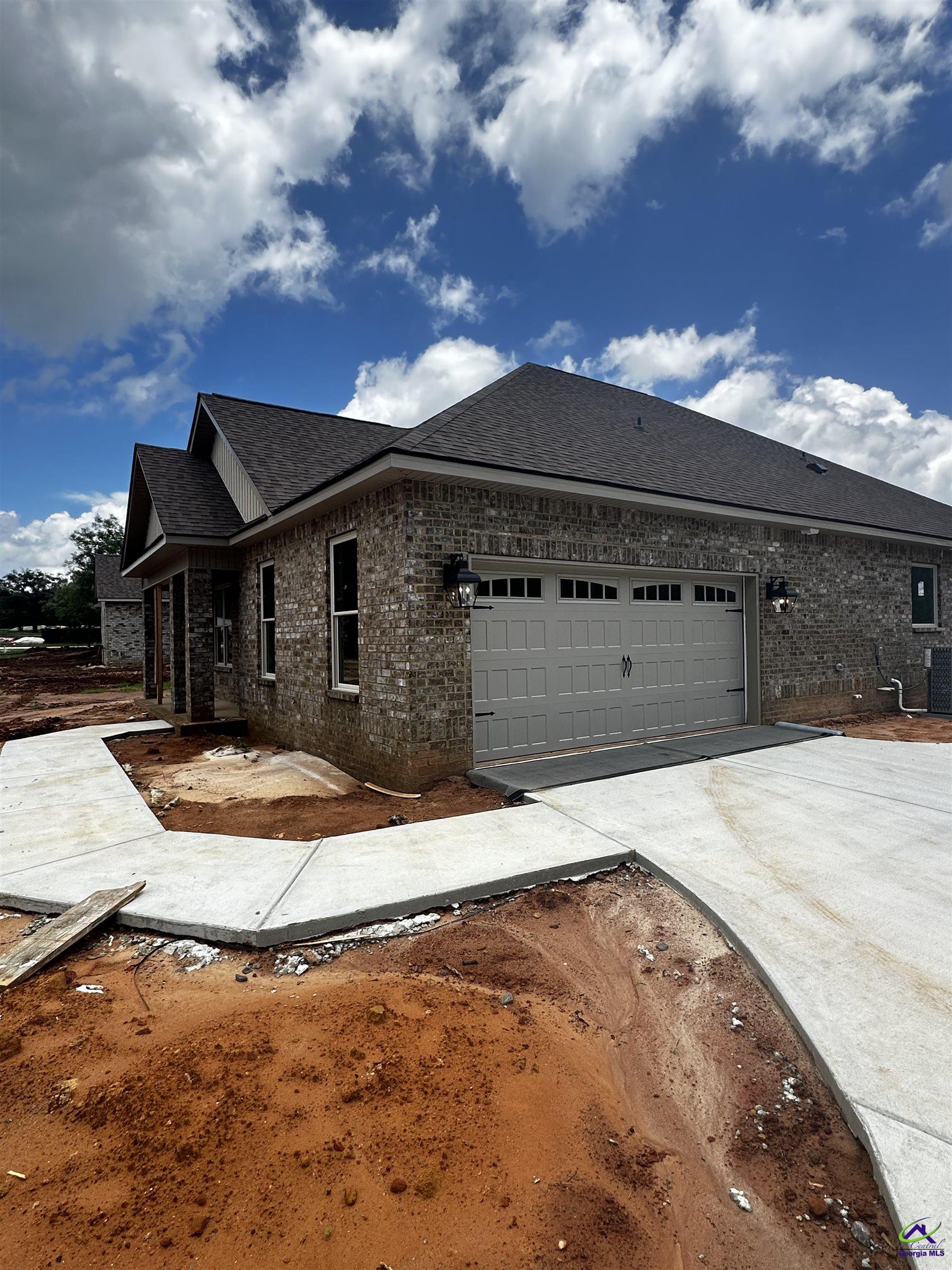 2 Pleasant Oaks Drive