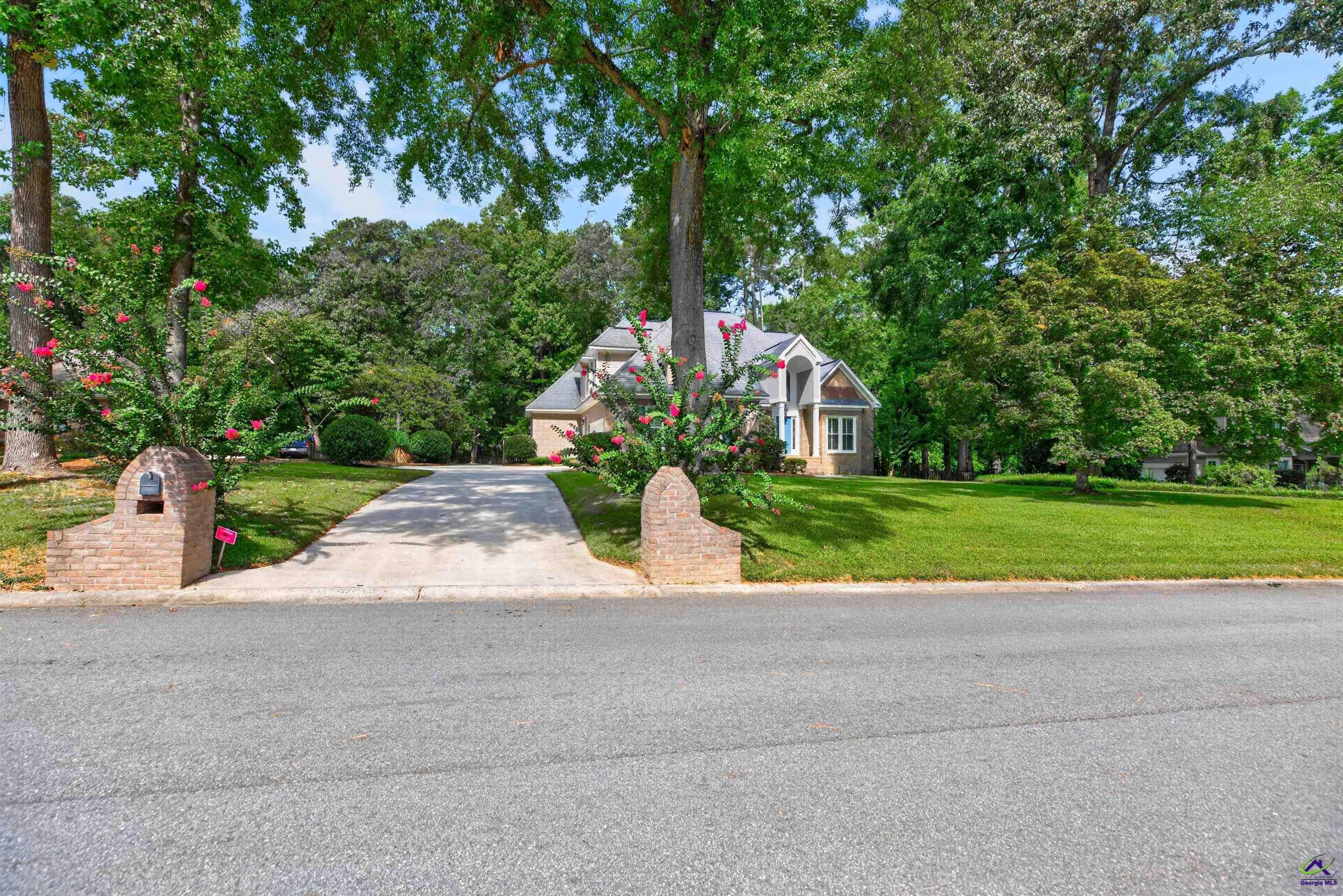 106 Fairways Drive
