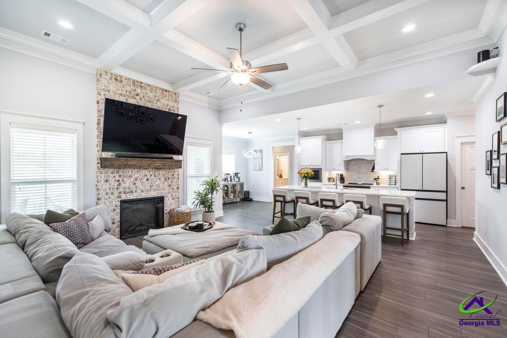 426 Rustic Live Oak Trail