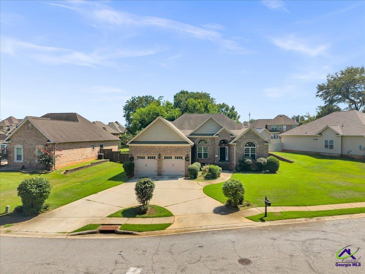 805 arbor Lane