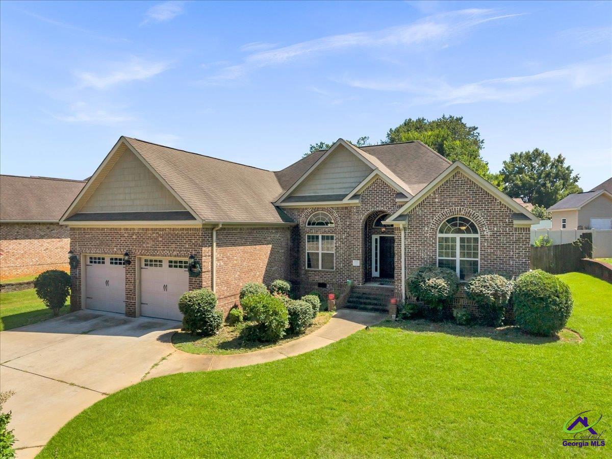 805 arbor Lane