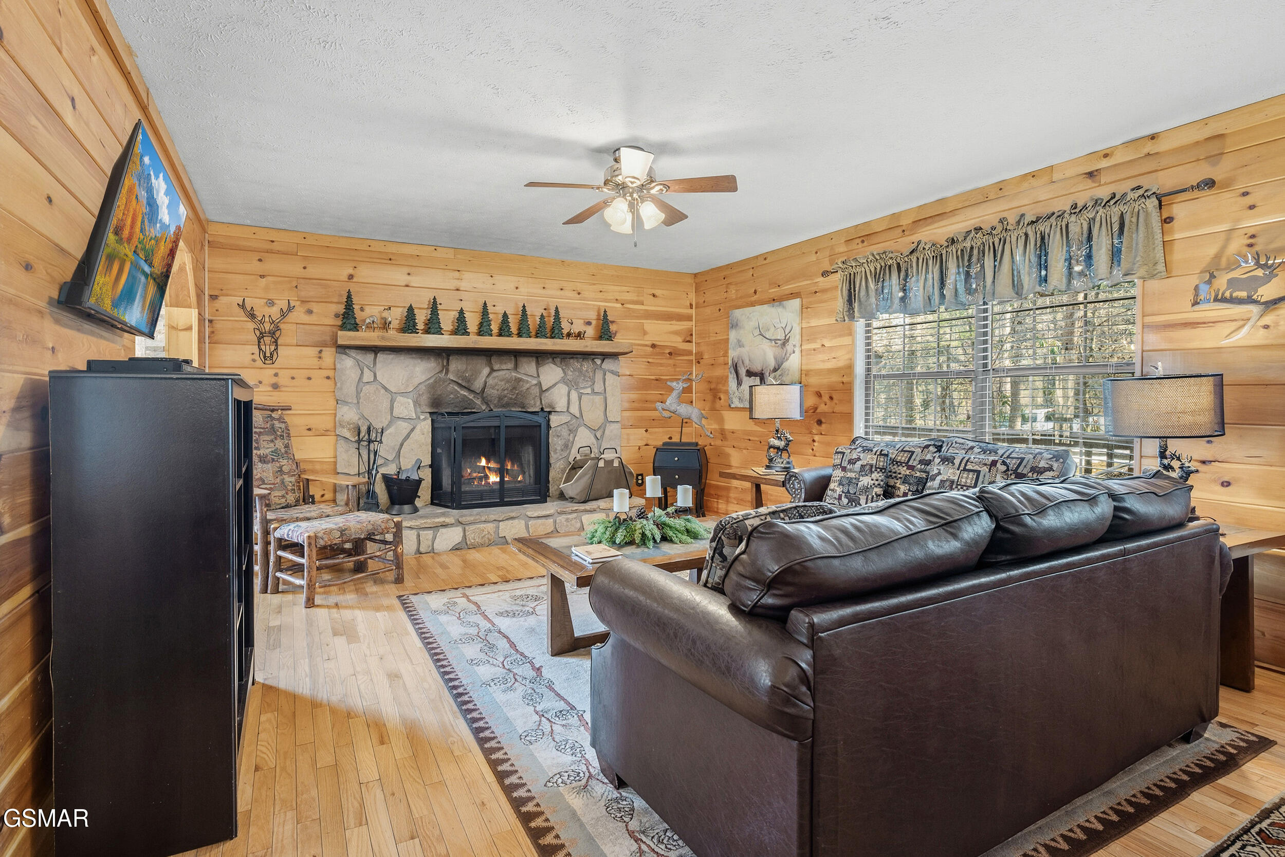 1944 Anderson Way - Photo 3