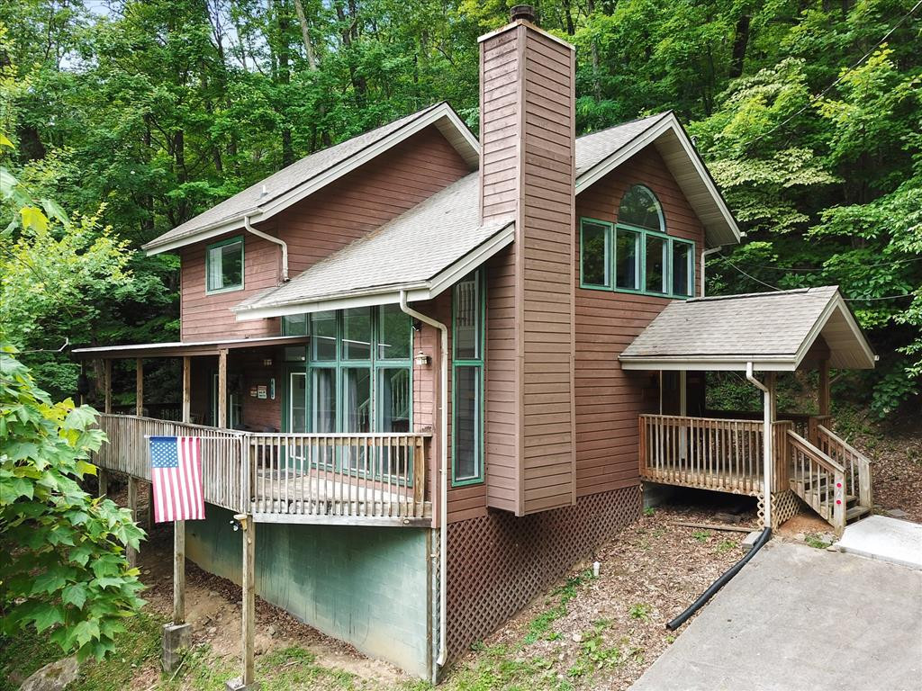 Photo 1 of 26 — 1580 Zermatt, Gatlinburg, TN 37738