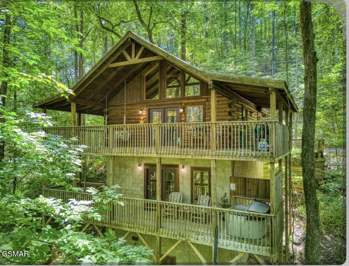 Photo 1 of 33 — 4080 OLE SMOKY WAY, Sevierville, TN 37862