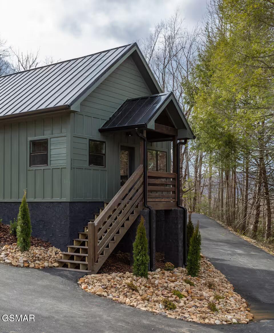 Photo 1 of 25 — 310 Lewis Clabo Road, Gatlinburg, TN 37738