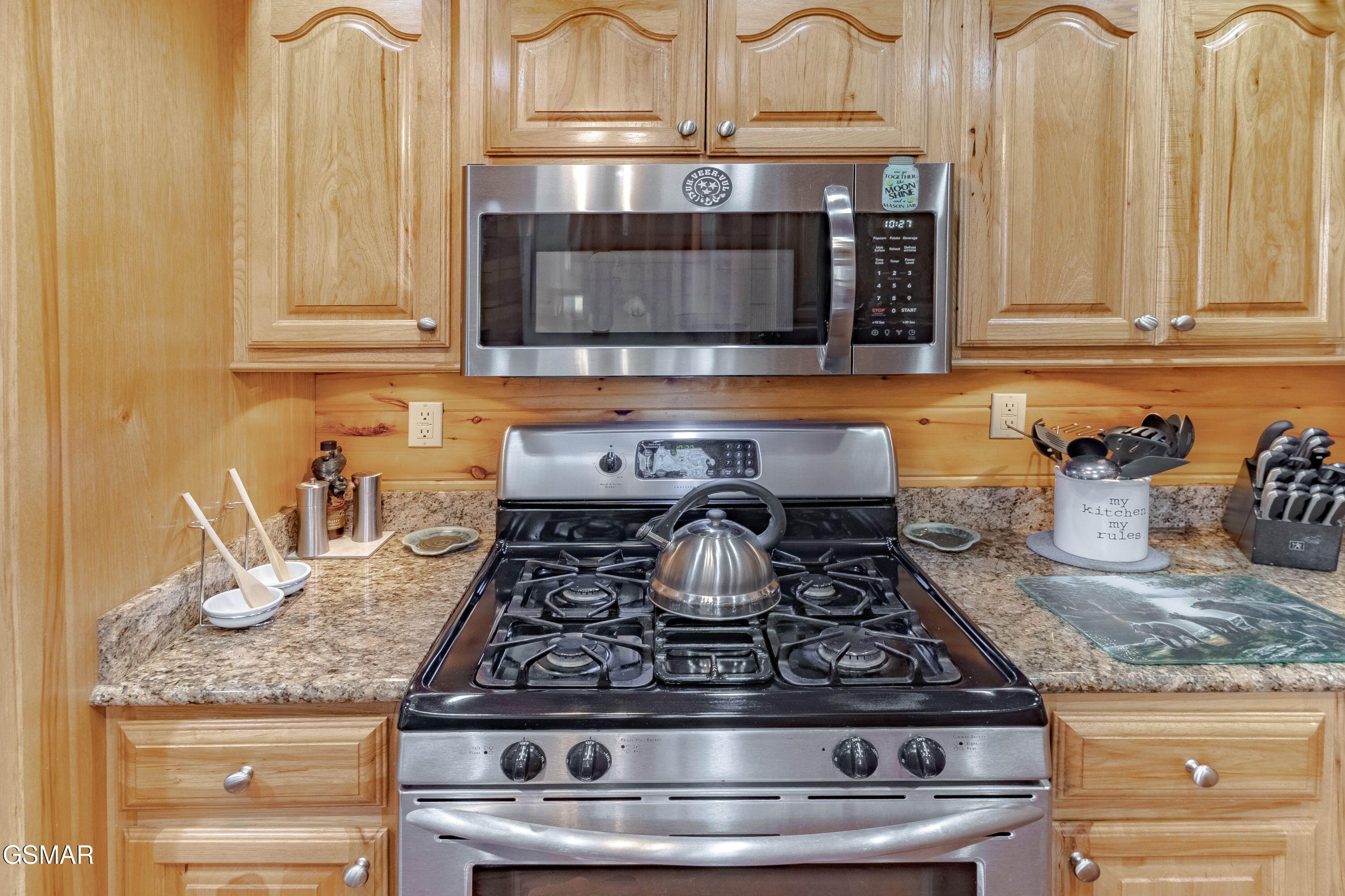 Sevierville, Tennessee, 37862, United States, 3 Bedrooms Bedrooms, ,3 BathroomsBathrooms,Residential,Active,2036390