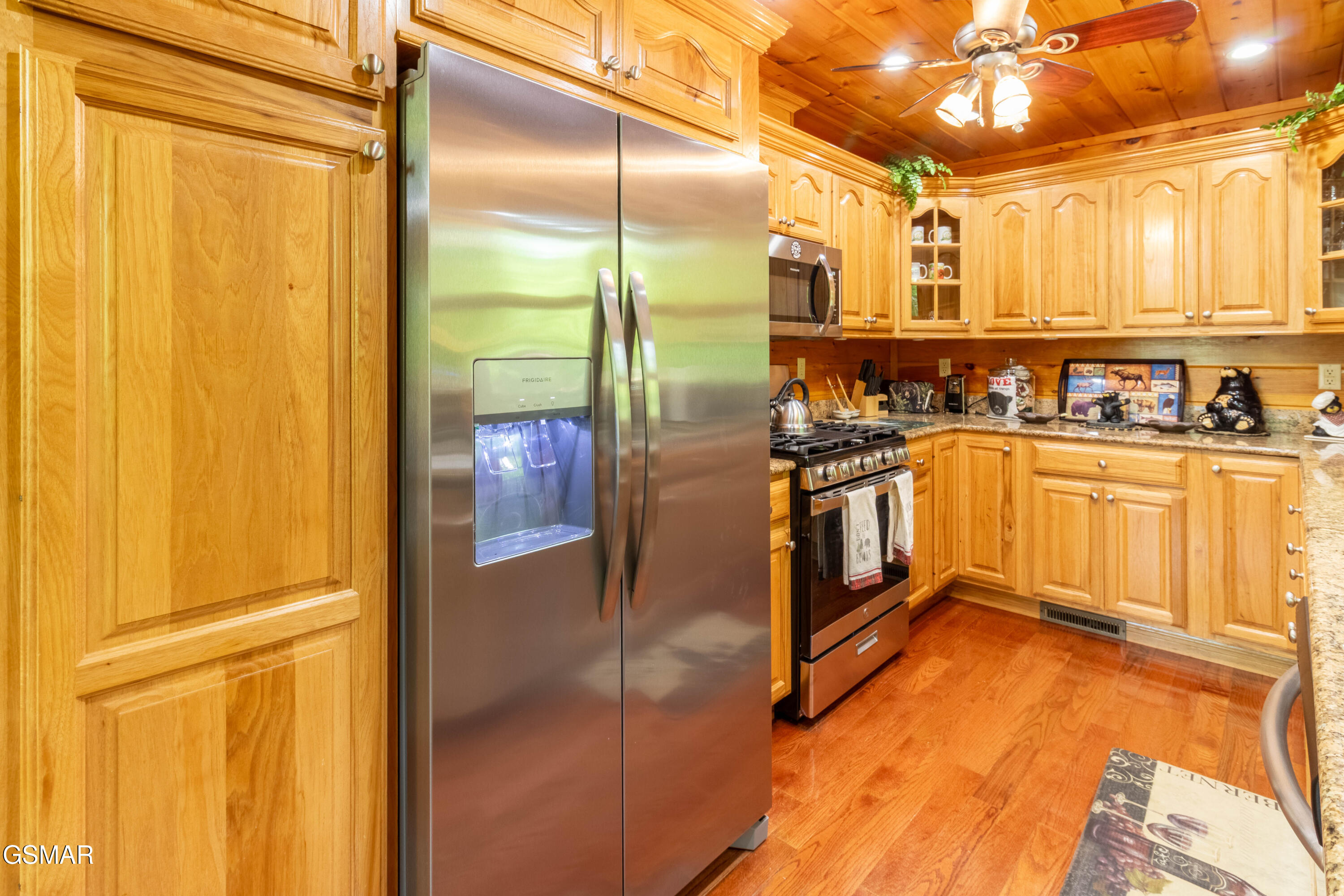 Sevierville, Tennessee, 37862, United States, 3 Bedrooms Bedrooms, ,3 BathroomsBathrooms,Residential,Active,2036390