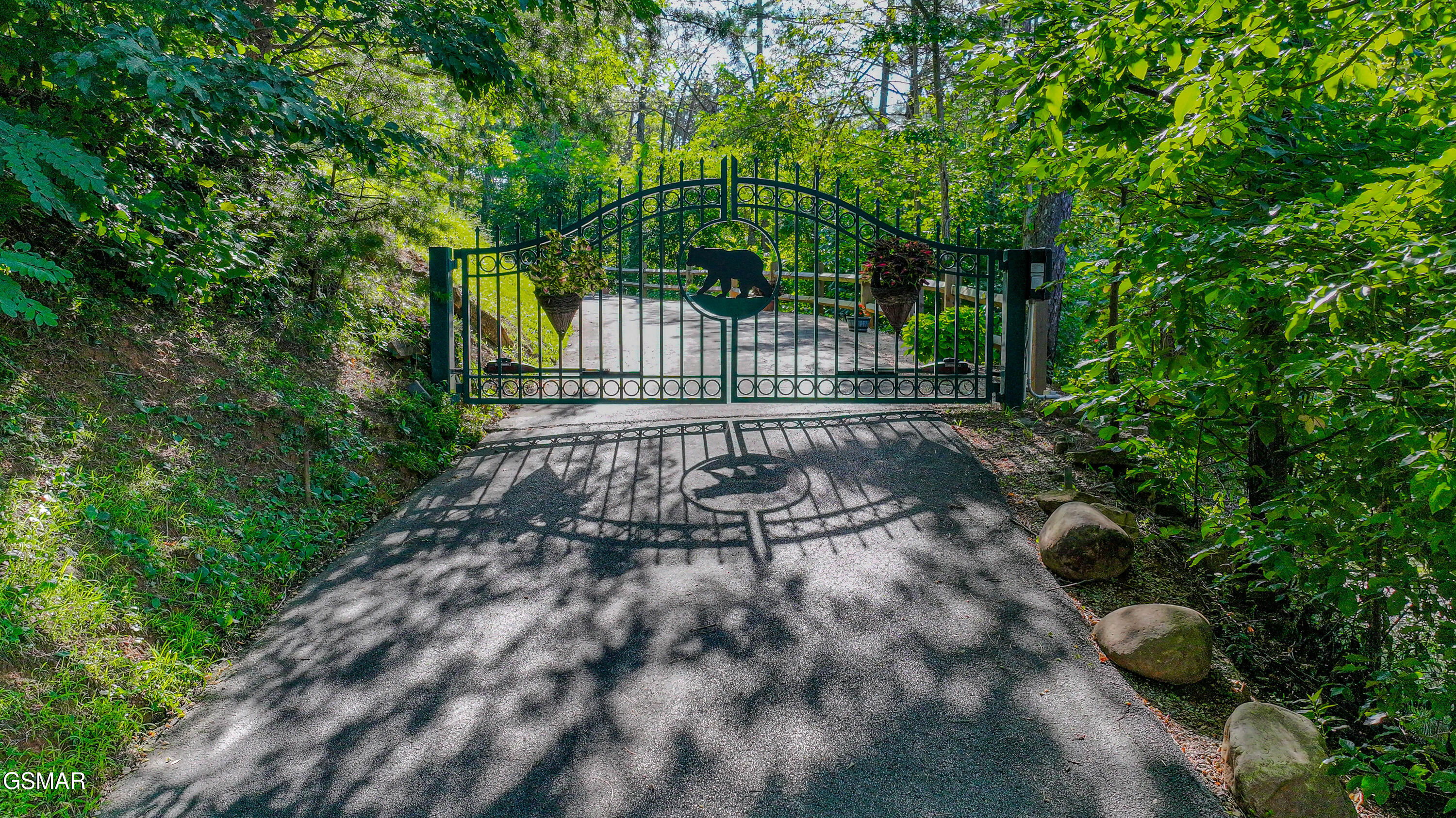 Sevierville, Tennessee, 37862, United States, 3 Bedrooms Bedrooms, ,3 BathroomsBathrooms,Residential,Active,2036390