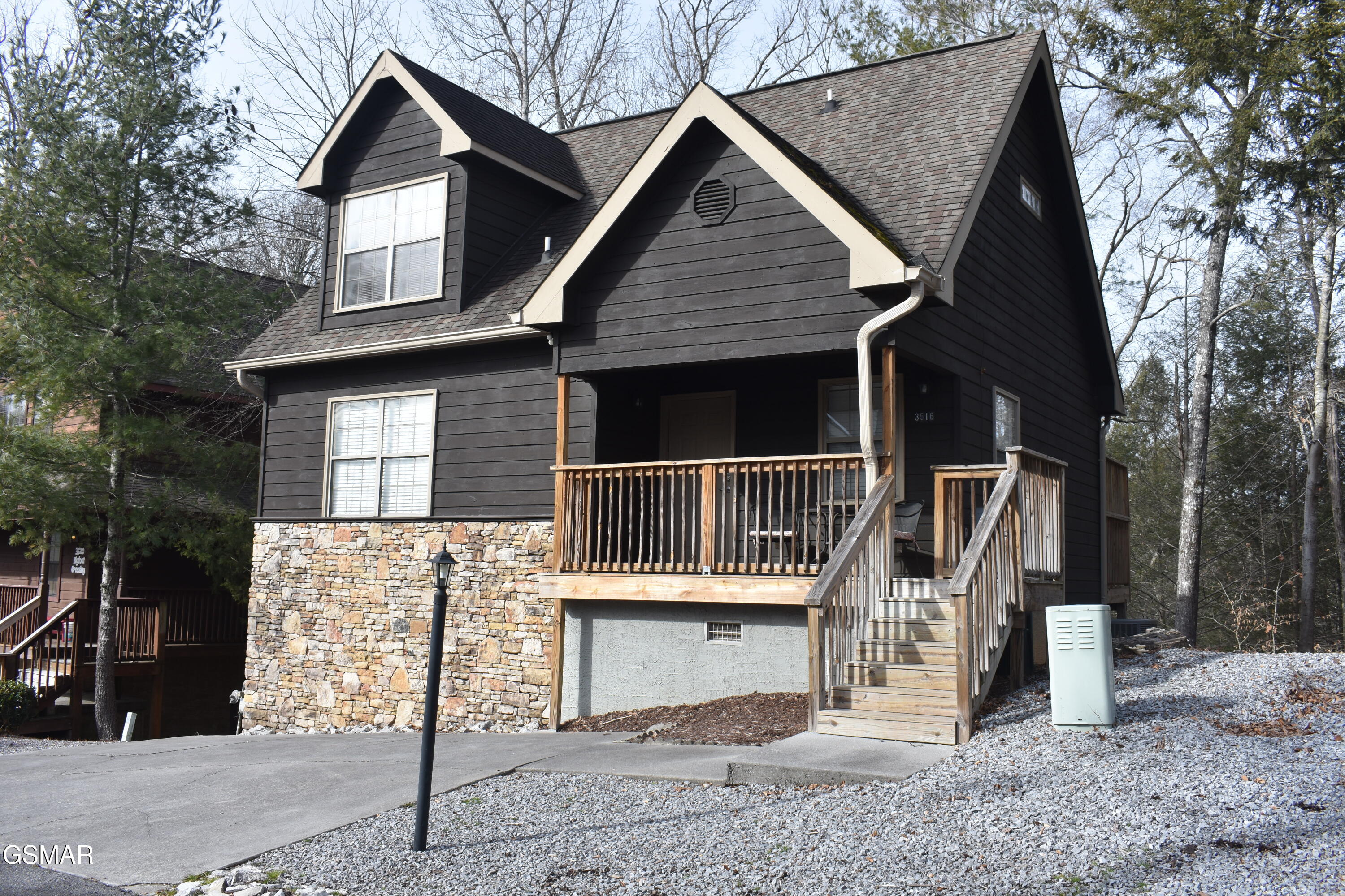 MAIN EXTERIOR PIC