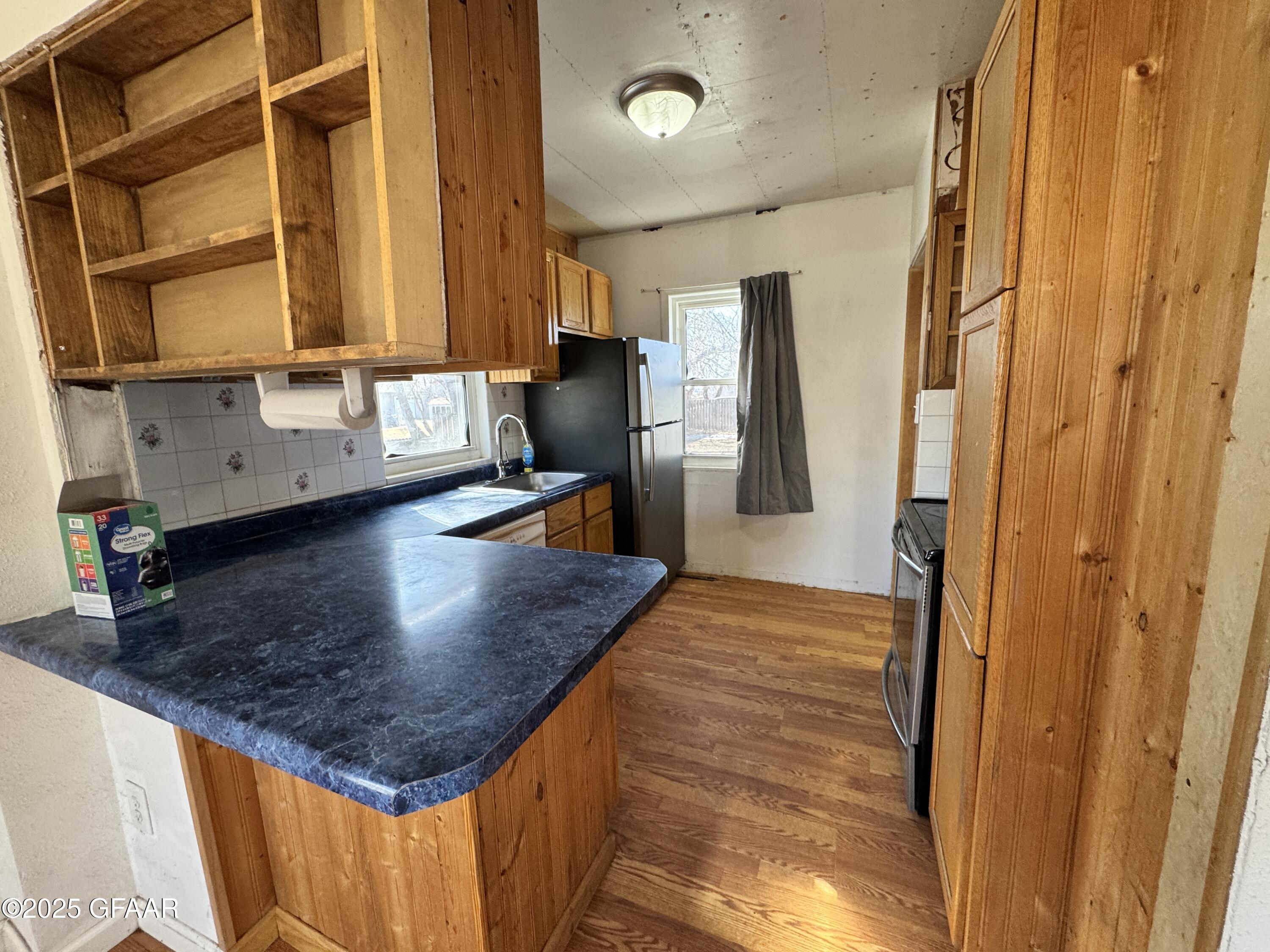 Hatton, North Dakota 58240, United States, 3 Bedrooms Bedrooms, ,1 BathroomBathrooms,Residential,Pending,83714