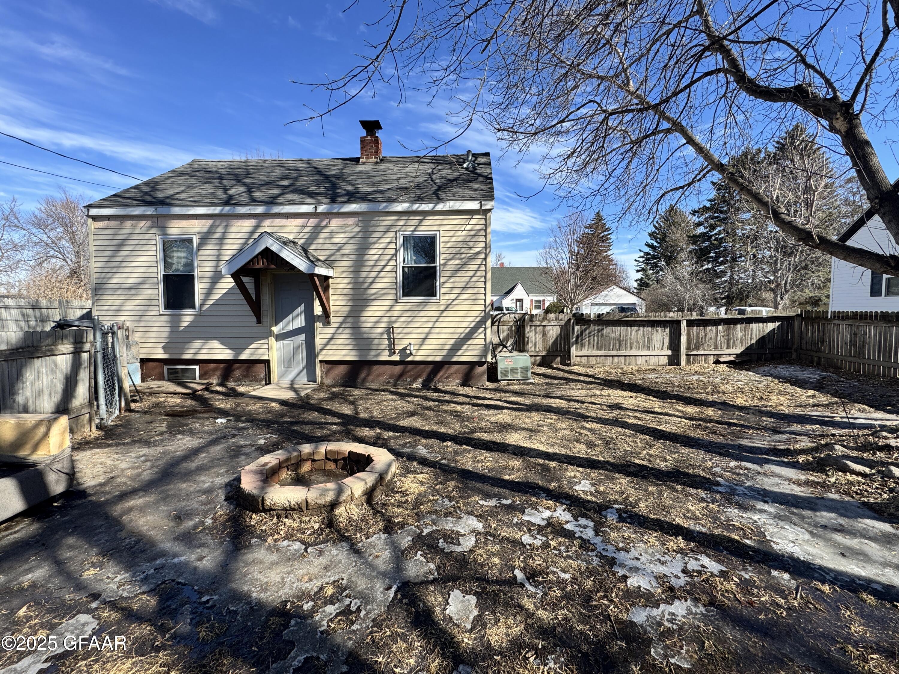 Hatton, North Dakota 58240, United States, 3 Bedrooms Bedrooms, ,1 BathroomBathrooms,Residential,Pending,83714