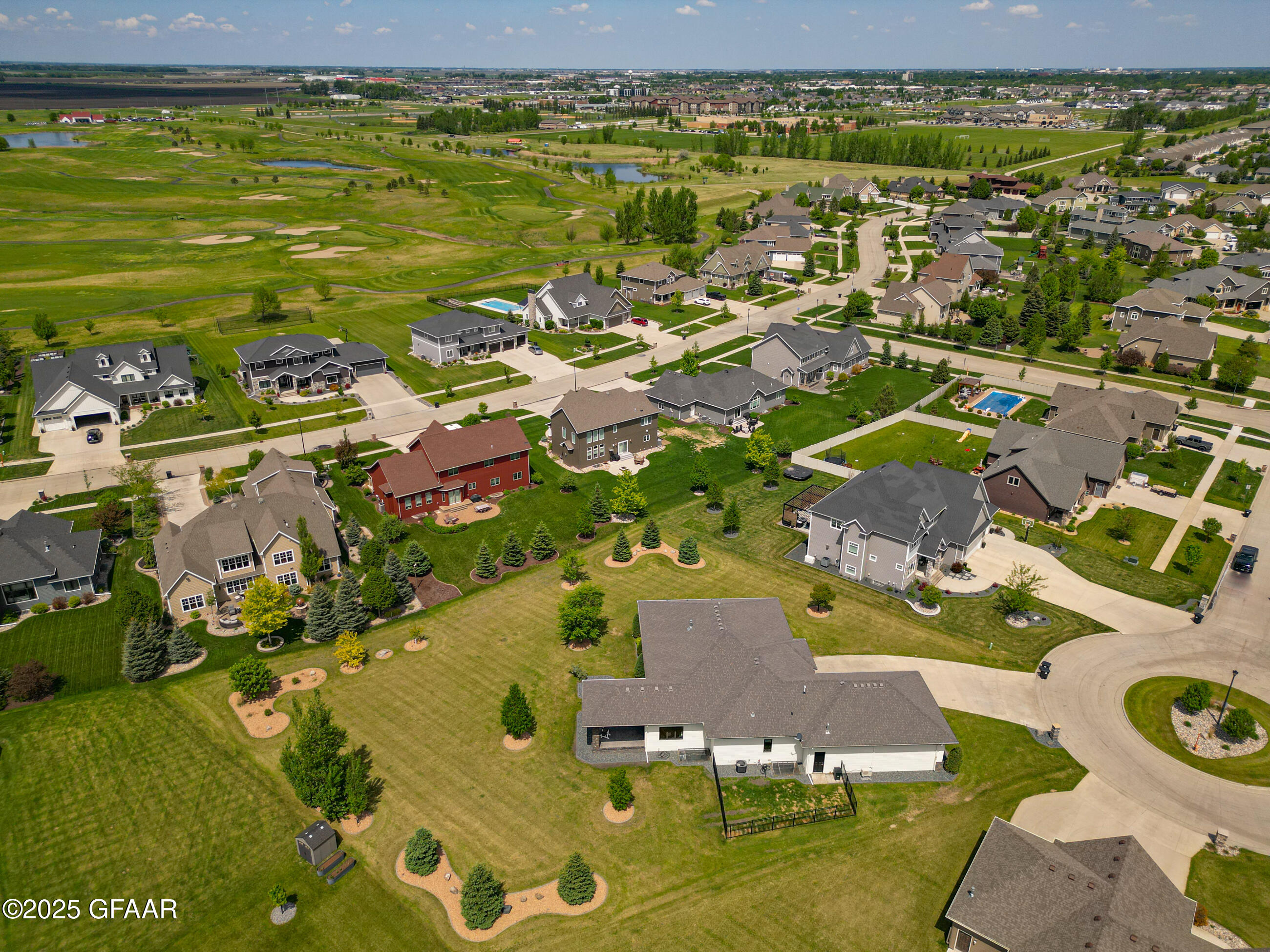 Grand Forks, North Dakota 58201, United States, 6 Bedrooms Bedrooms, ,4 BathroomsBathrooms,Residential,Active,166327