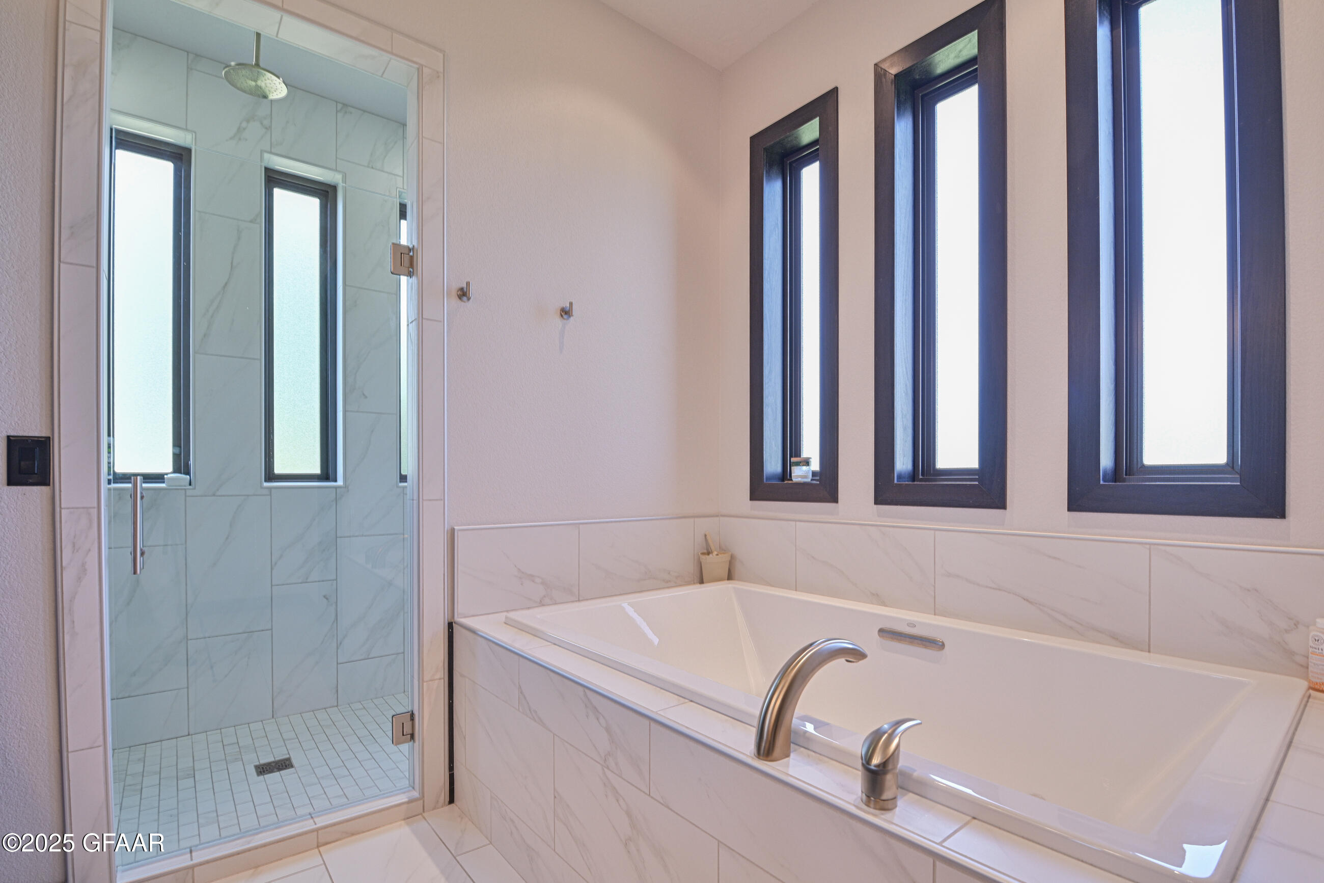 Grand Forks, North Dakota 58201, United States, 6 Bedrooms Bedrooms, ,4 BathroomsBathrooms,Residential,Active,166327