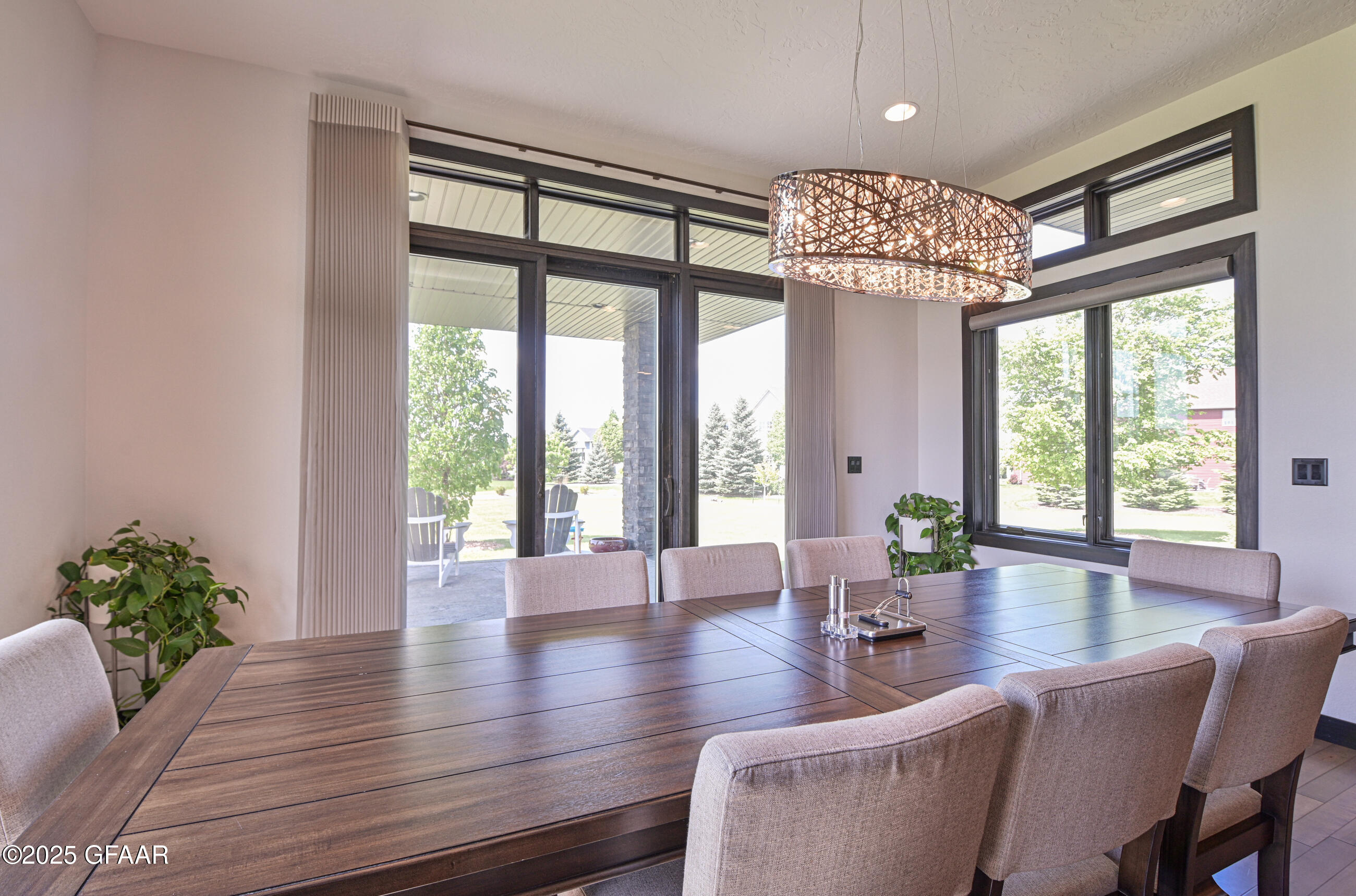 Grand Forks, North Dakota 58201, United States, 6 Bedrooms Bedrooms, ,4 BathroomsBathrooms,Residential,Active,166327